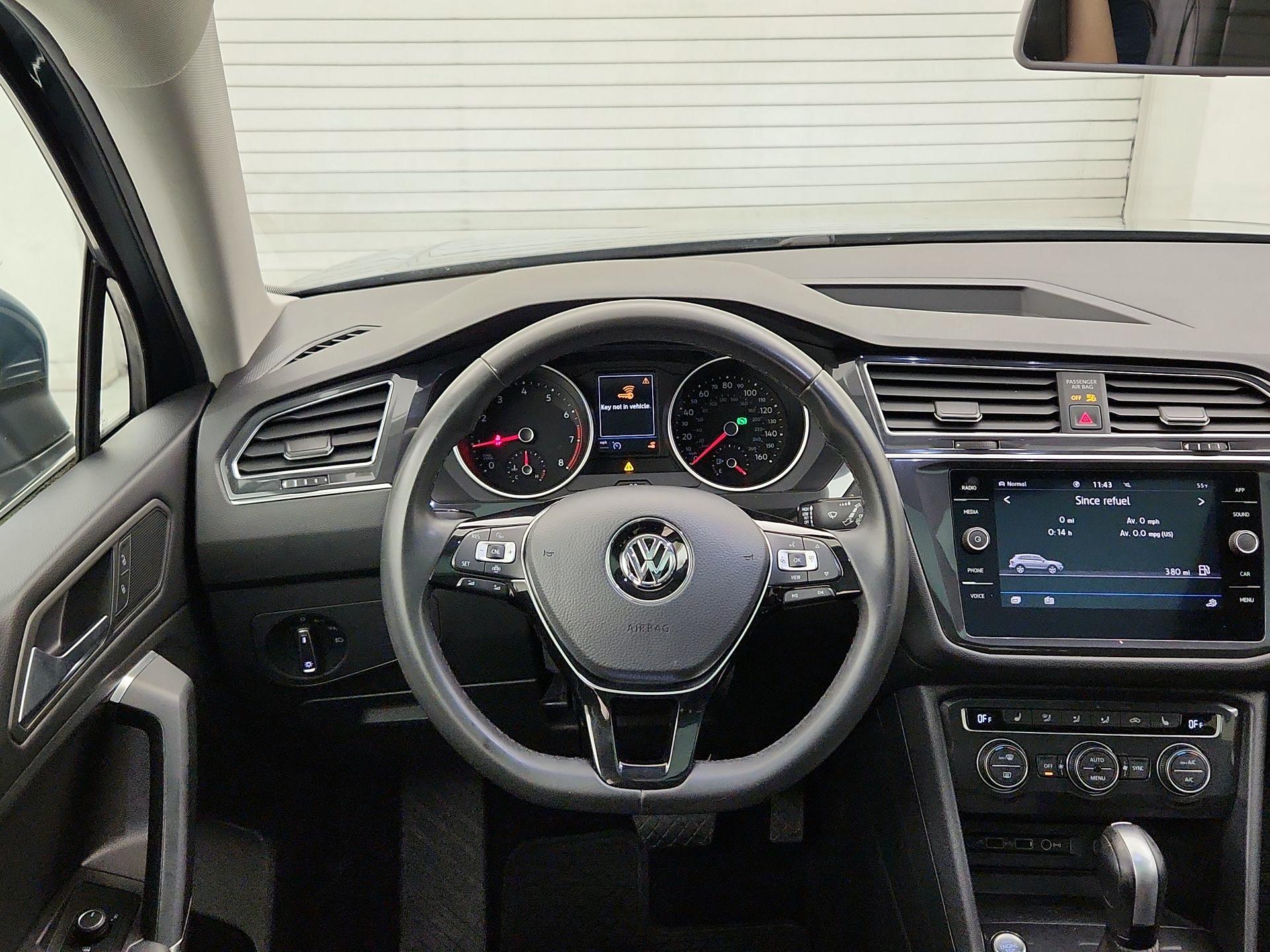 Thumbnail: 2020 Volkswagen Tiguan - 10