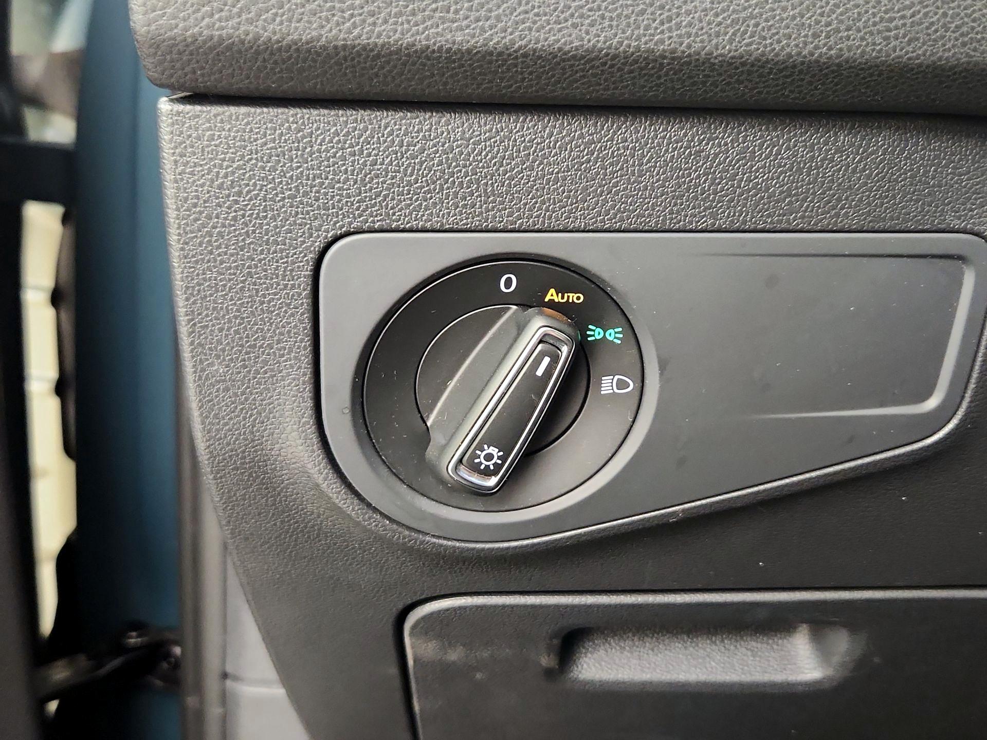 Thumbnail: 2020 Volkswagen Tiguan - 13