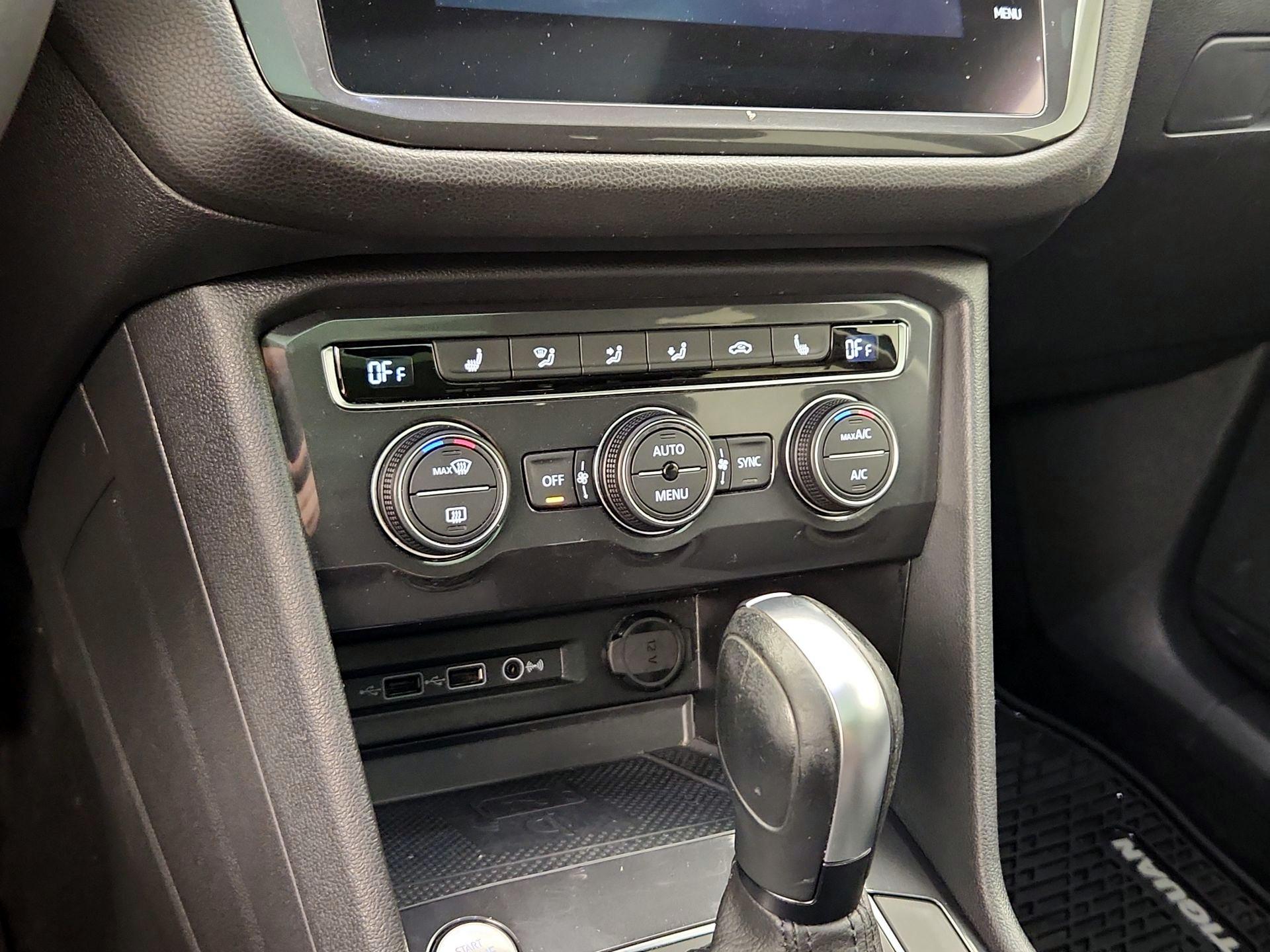 Thumbnail: 2020 Volkswagen Tiguan - 16