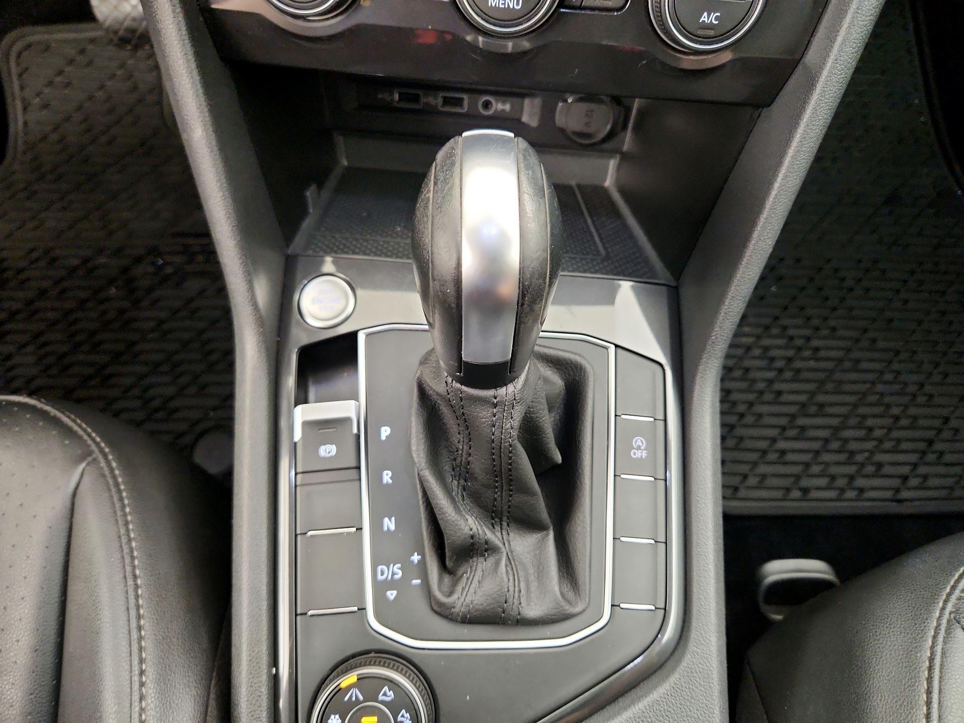 Thumbnail: 2020 Volkswagen Tiguan - 17