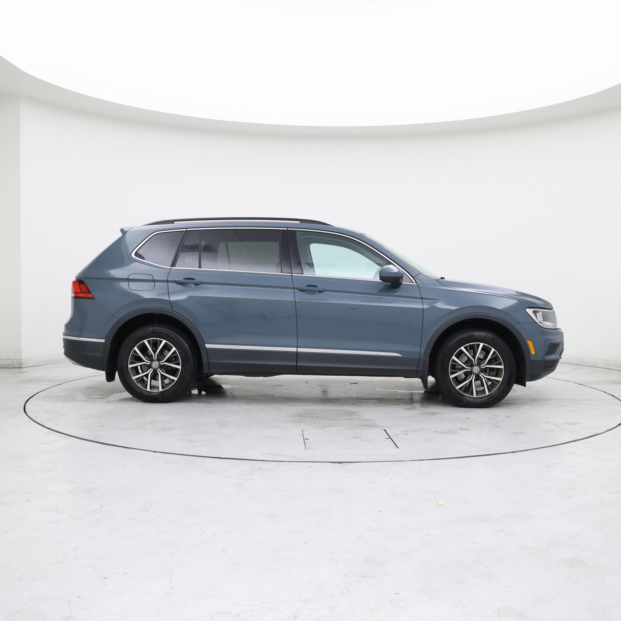 Thumbnail: 2020 Volkswagen Tiguan - 7