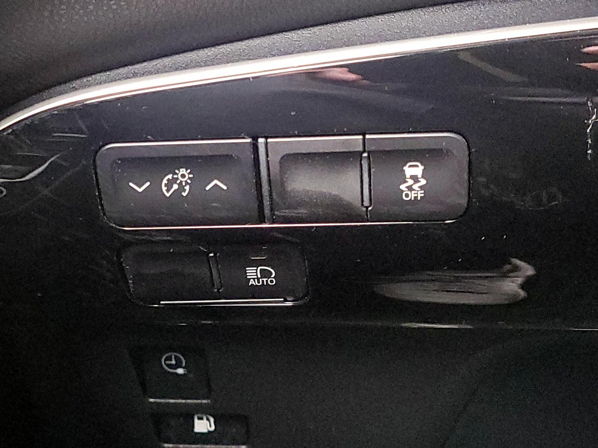 Thumbnail: 2021 Toyota Prius Prime - 13