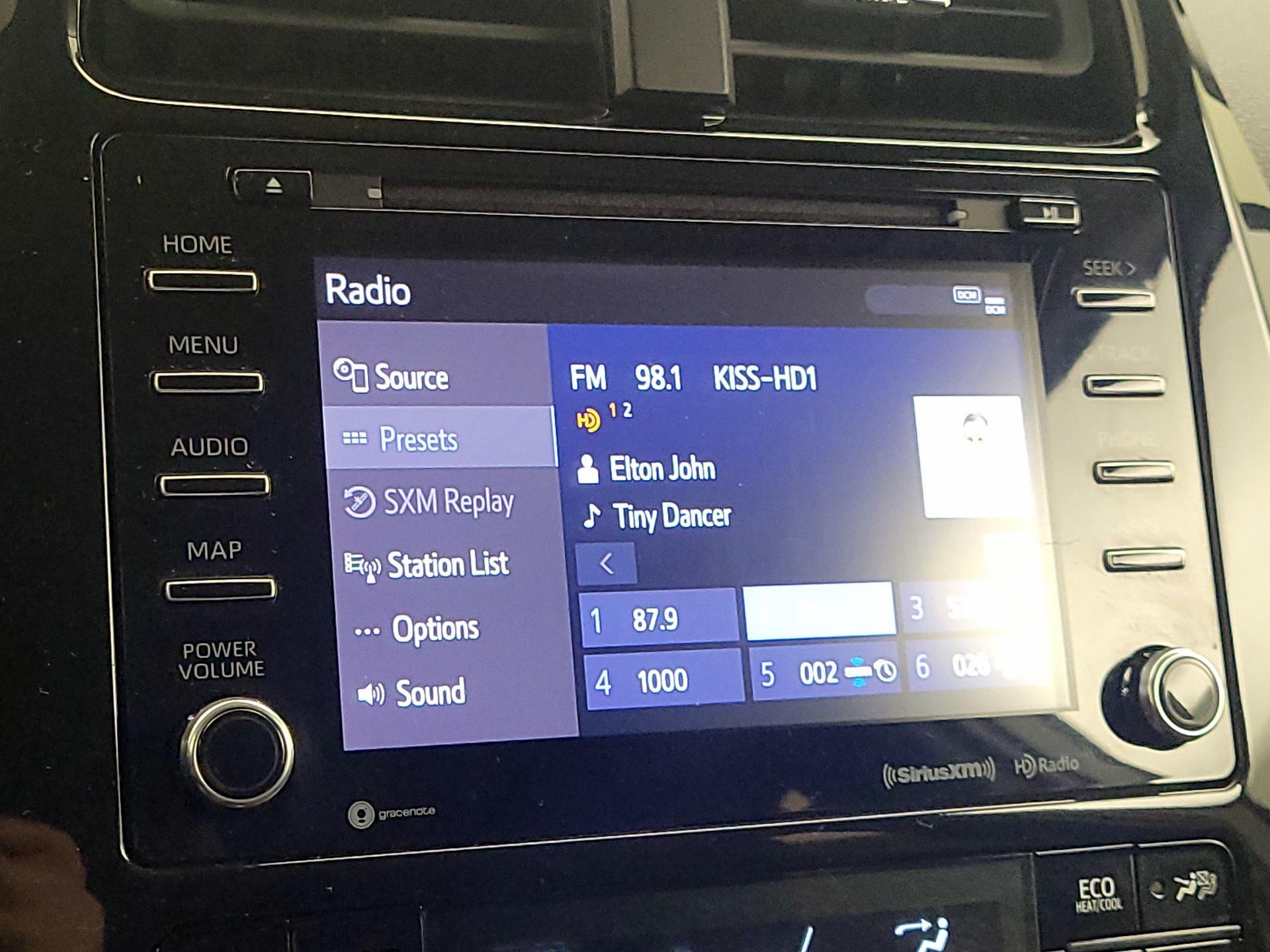 Thumbnail: 2021 Toyota Prius Prime - 16