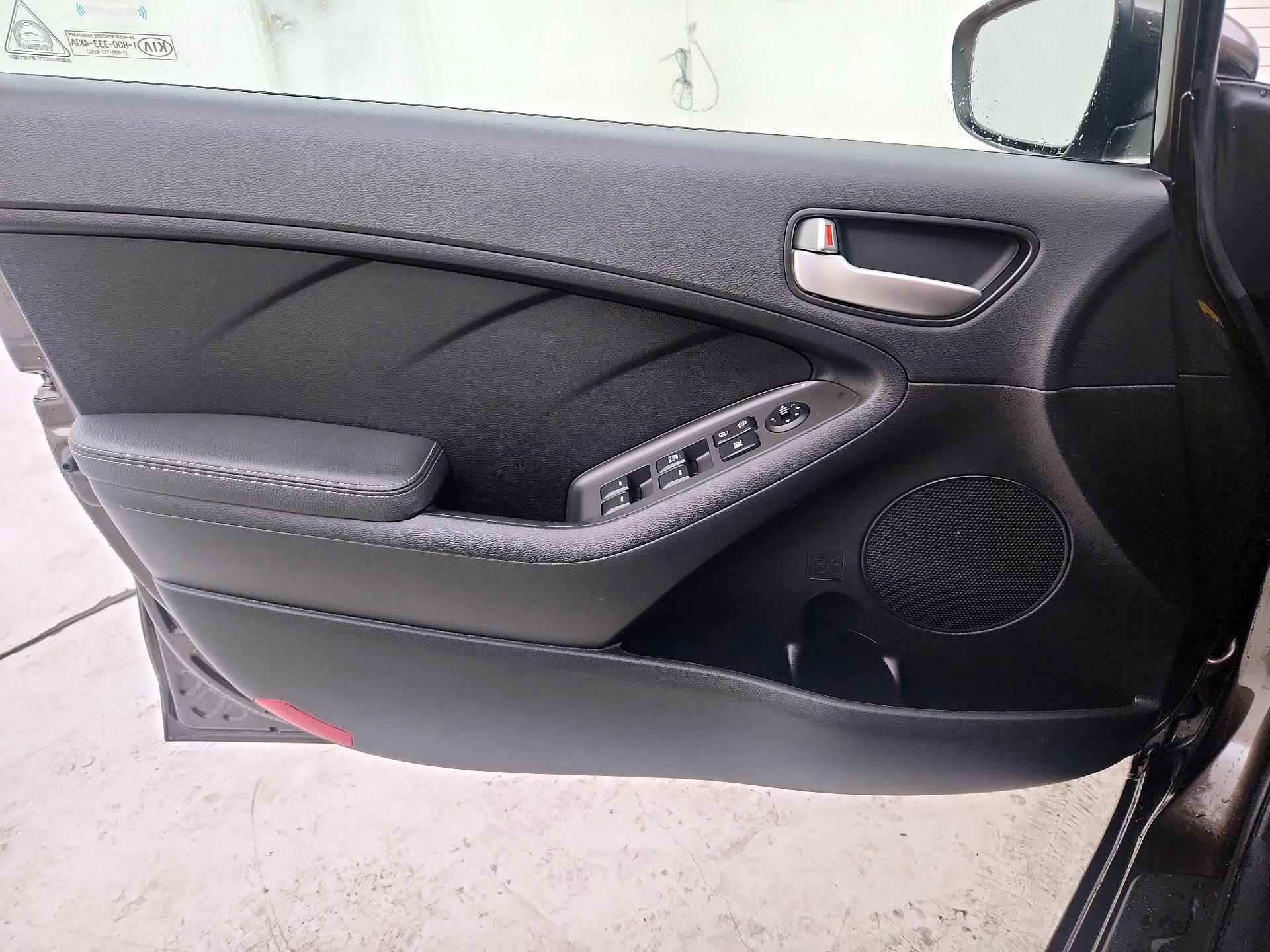 Thumbnail: 2018 Kia Forte - 12