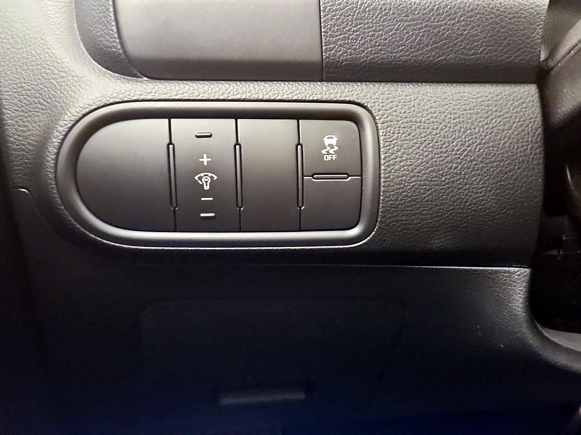 Thumbnail: 2018 Kia Forte - 13