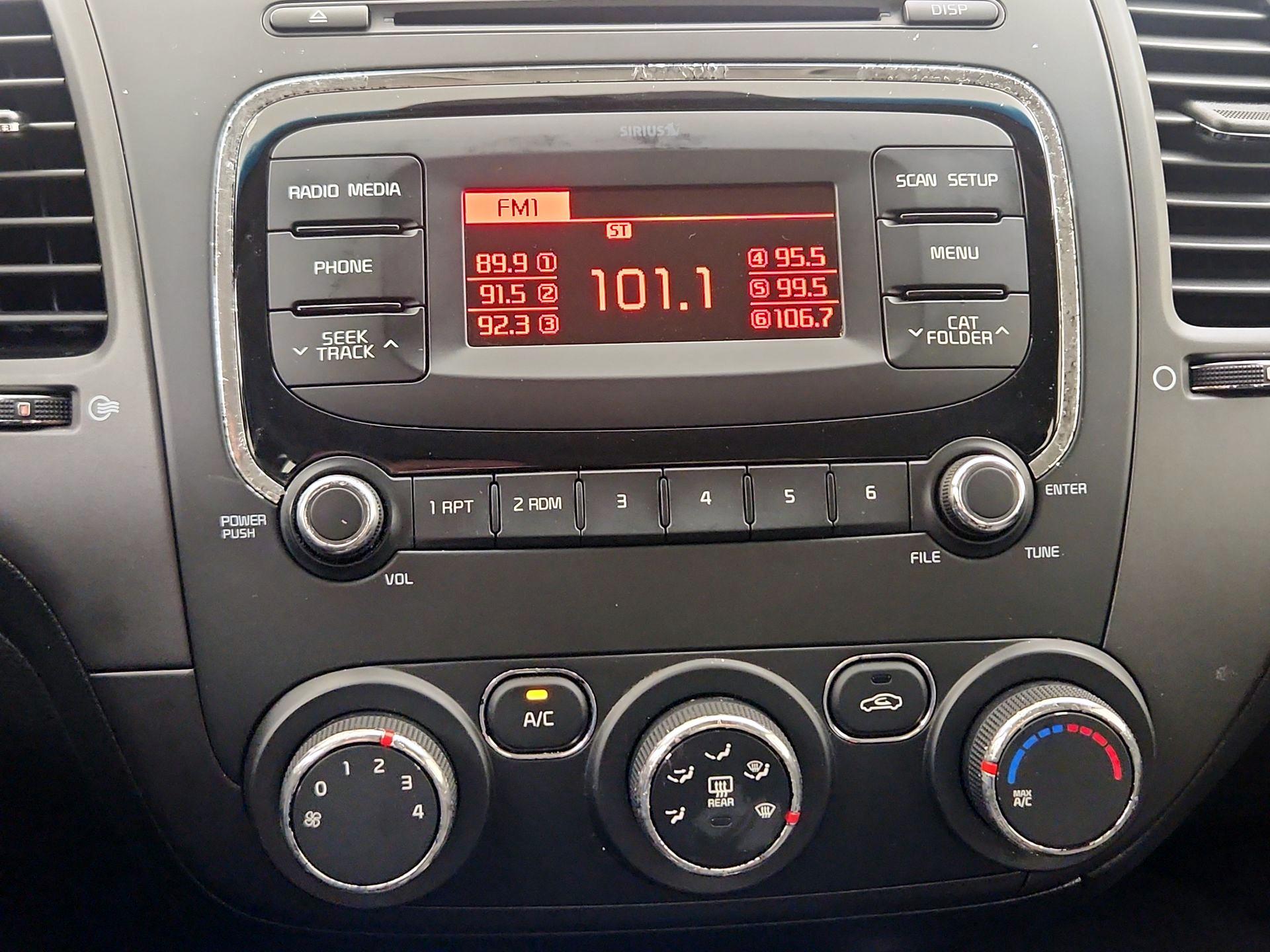 Thumbnail: 2018 Kia Forte - 14