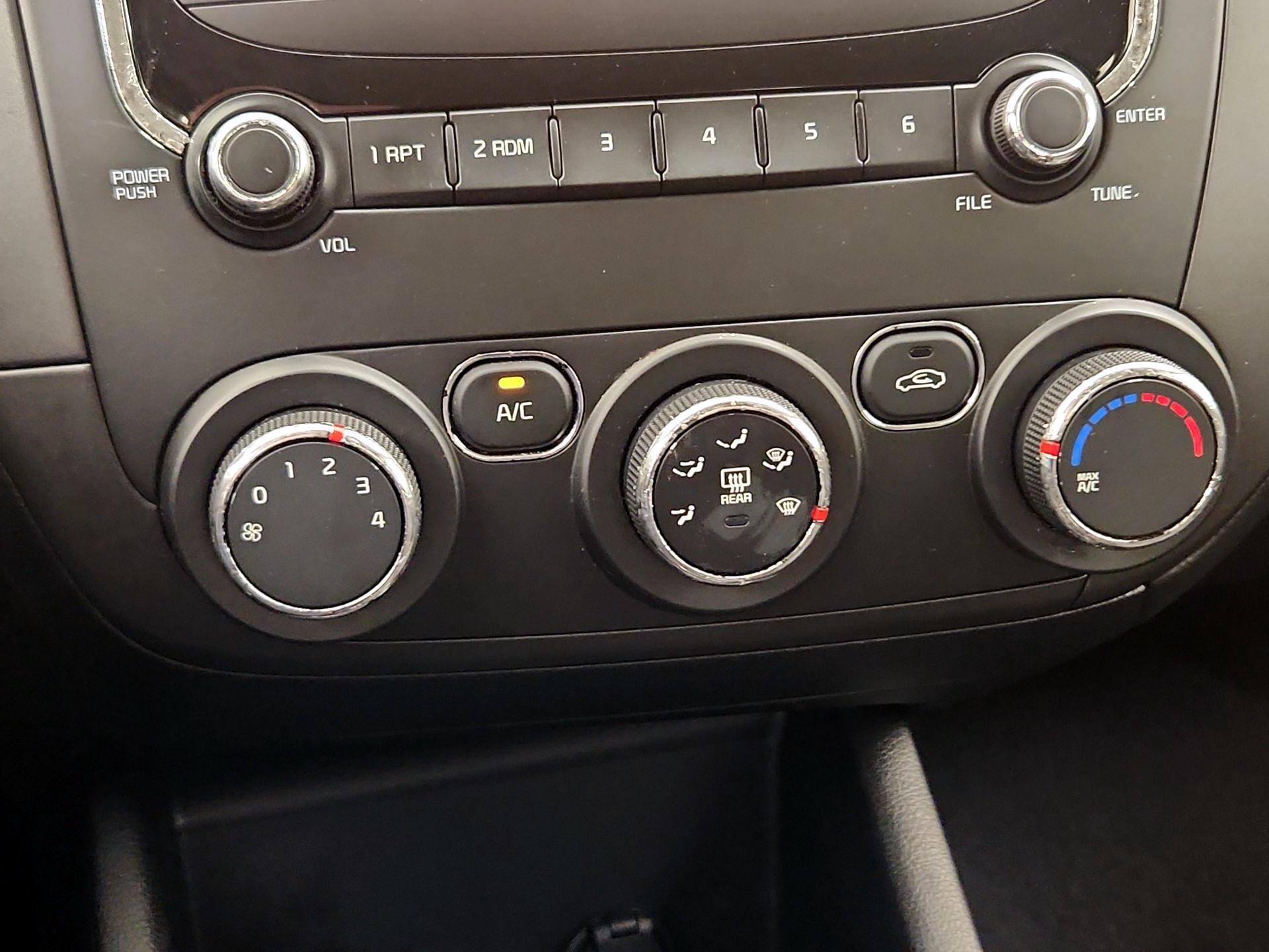 Thumbnail: 2018 Kia Forte - 15