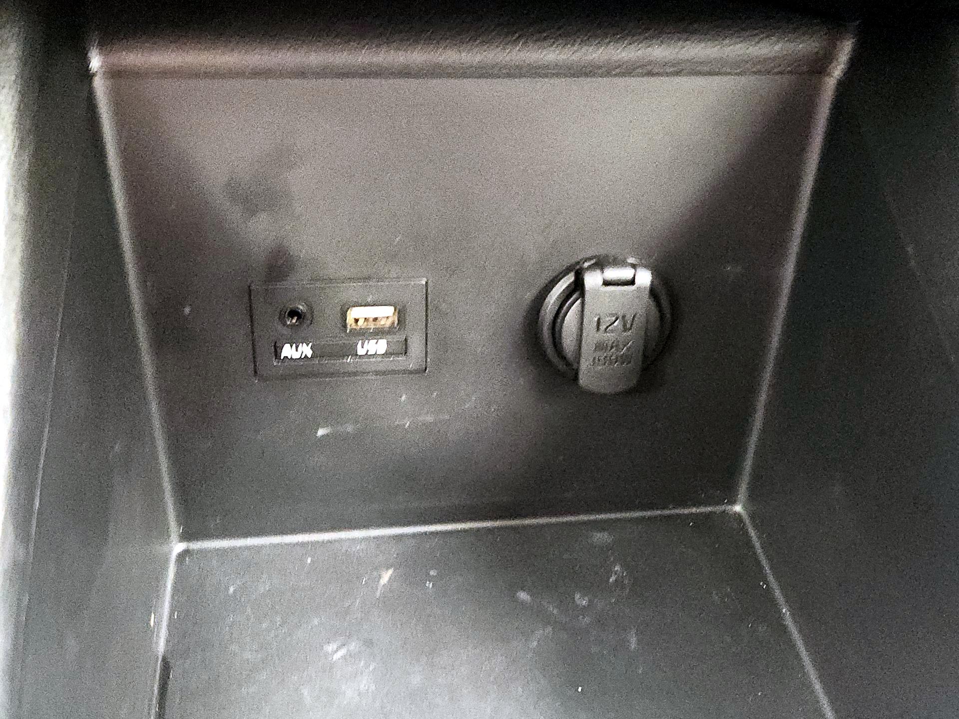 Thumbnail: 2018 Kia Forte - 17