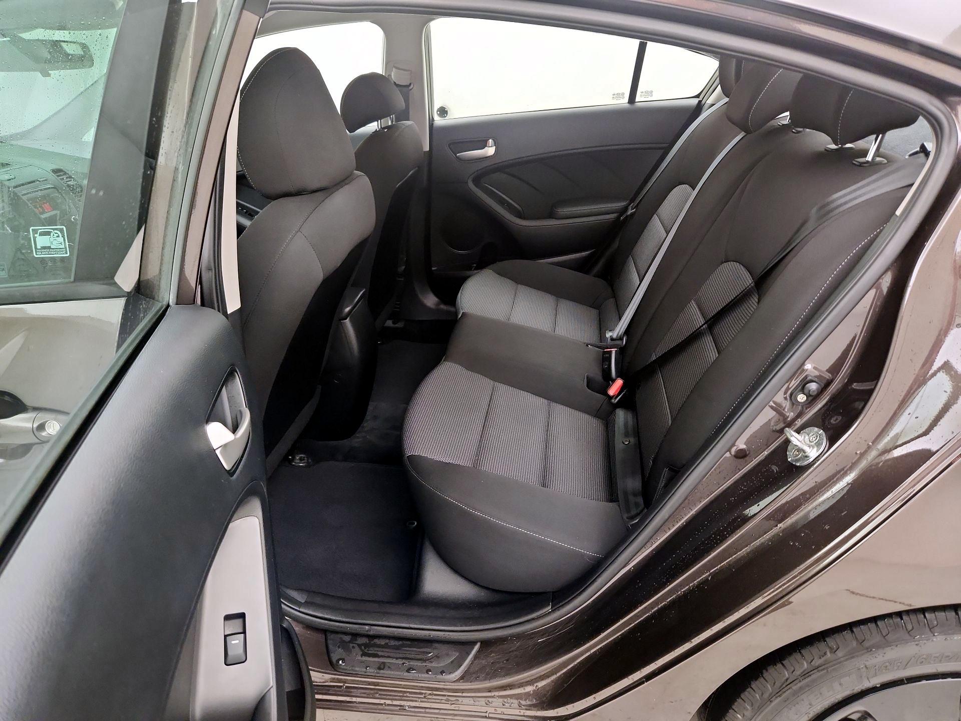 Thumbnail: 2018 Kia Forte - 18