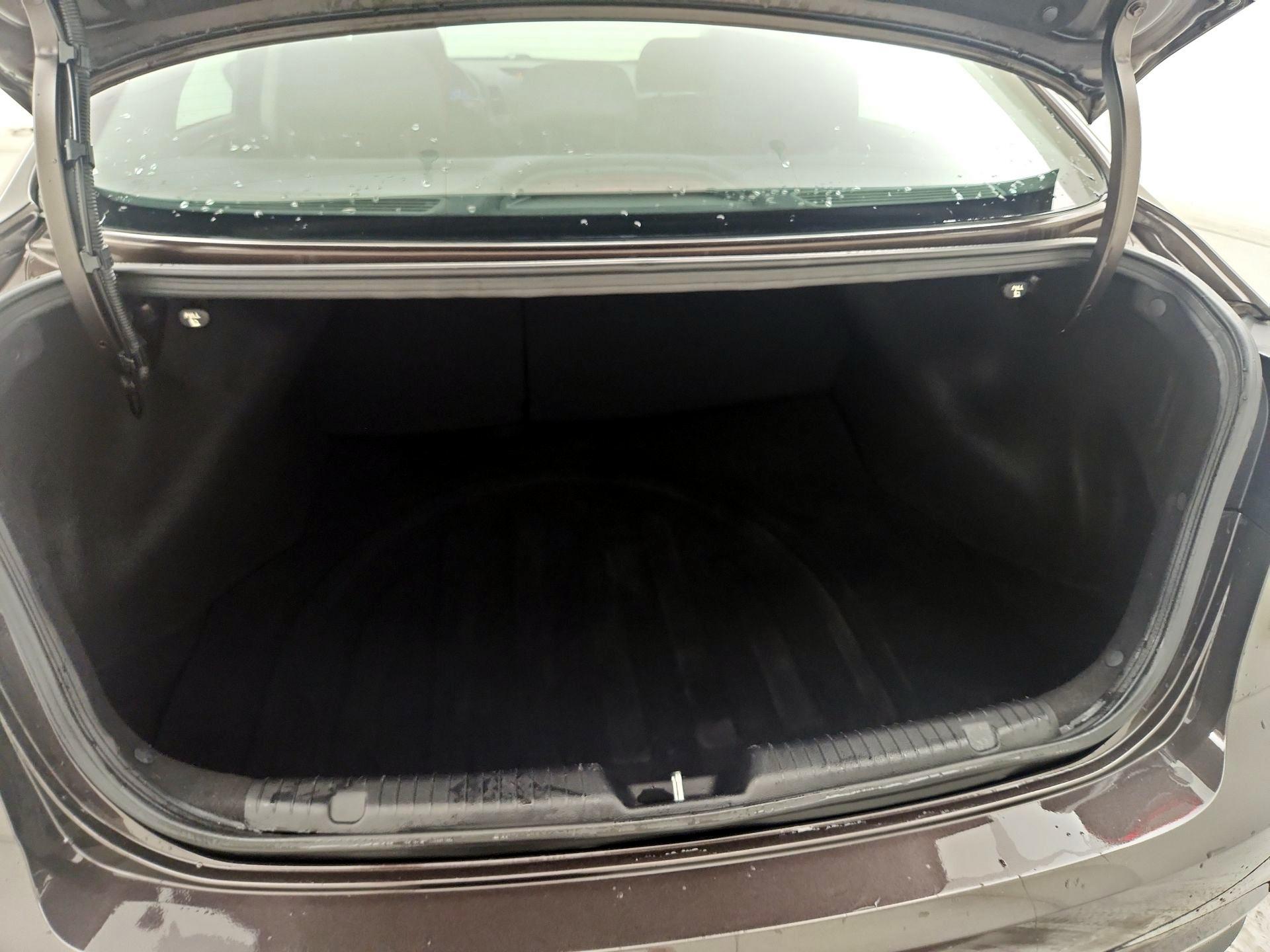 Thumbnail: 2018 Kia Forte - 19