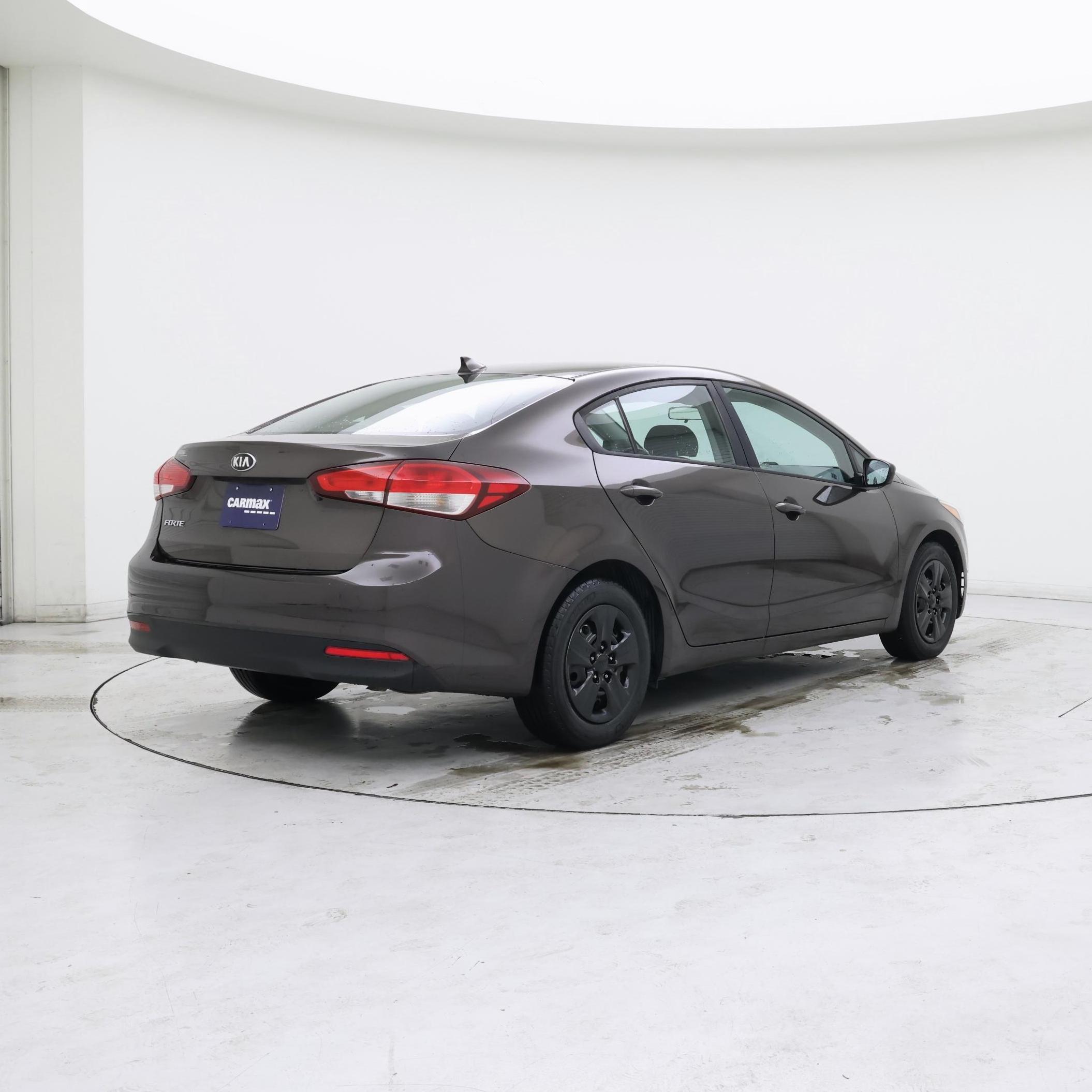 Thumbnail: 2018 Kia Forte - 8
