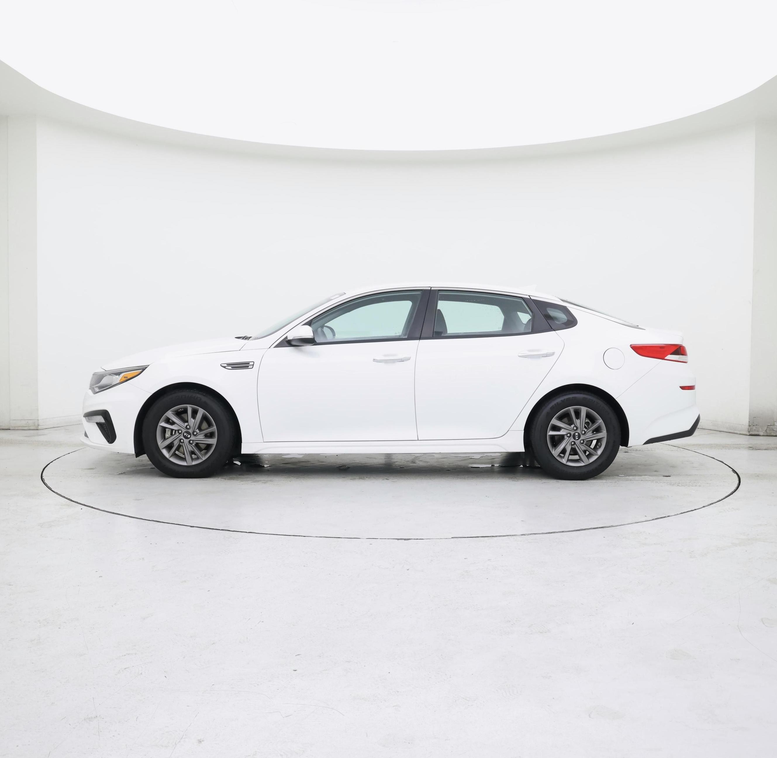 Thumbnail: 2020 Kia Optima - 3