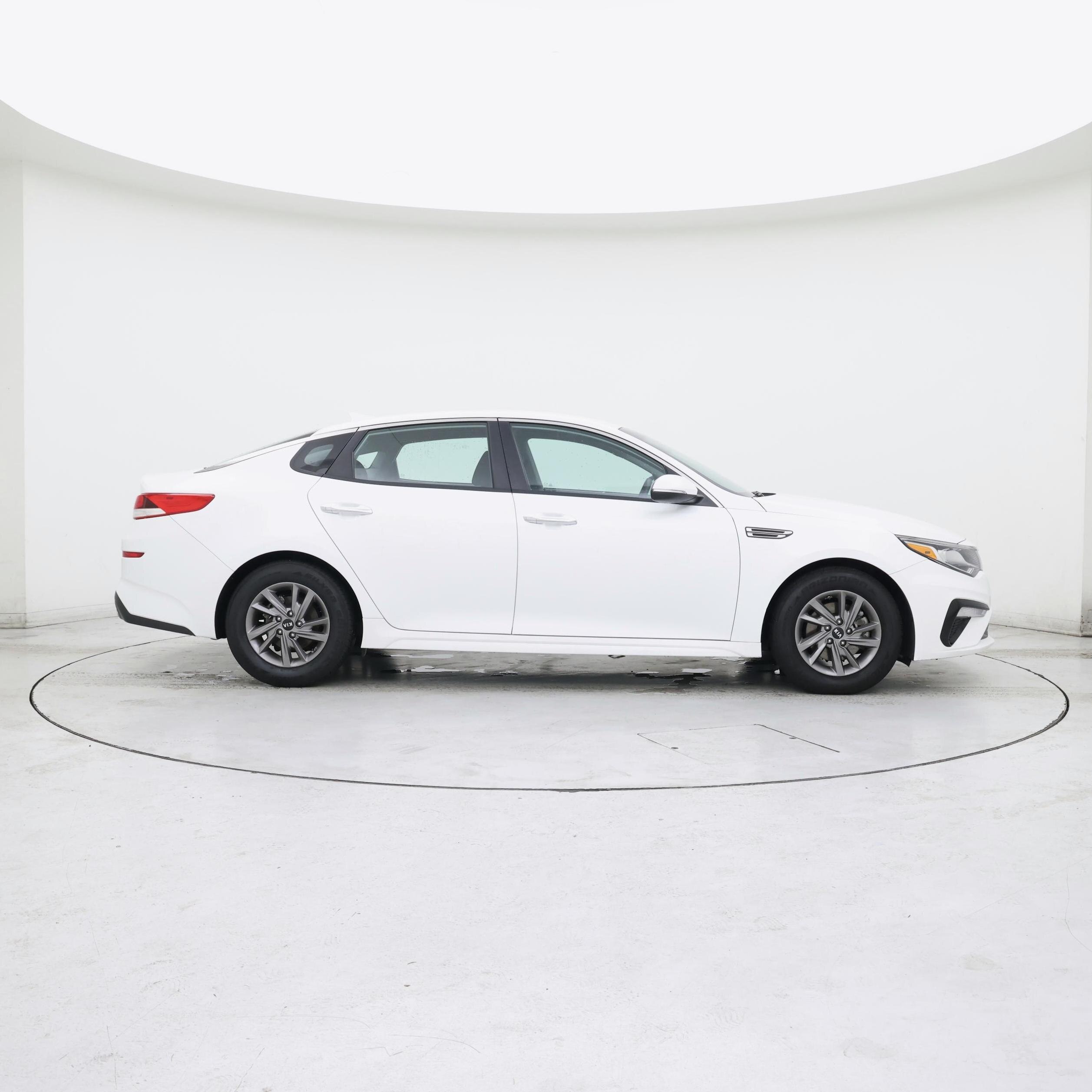 Thumbnail: 2020 Kia Optima - 7