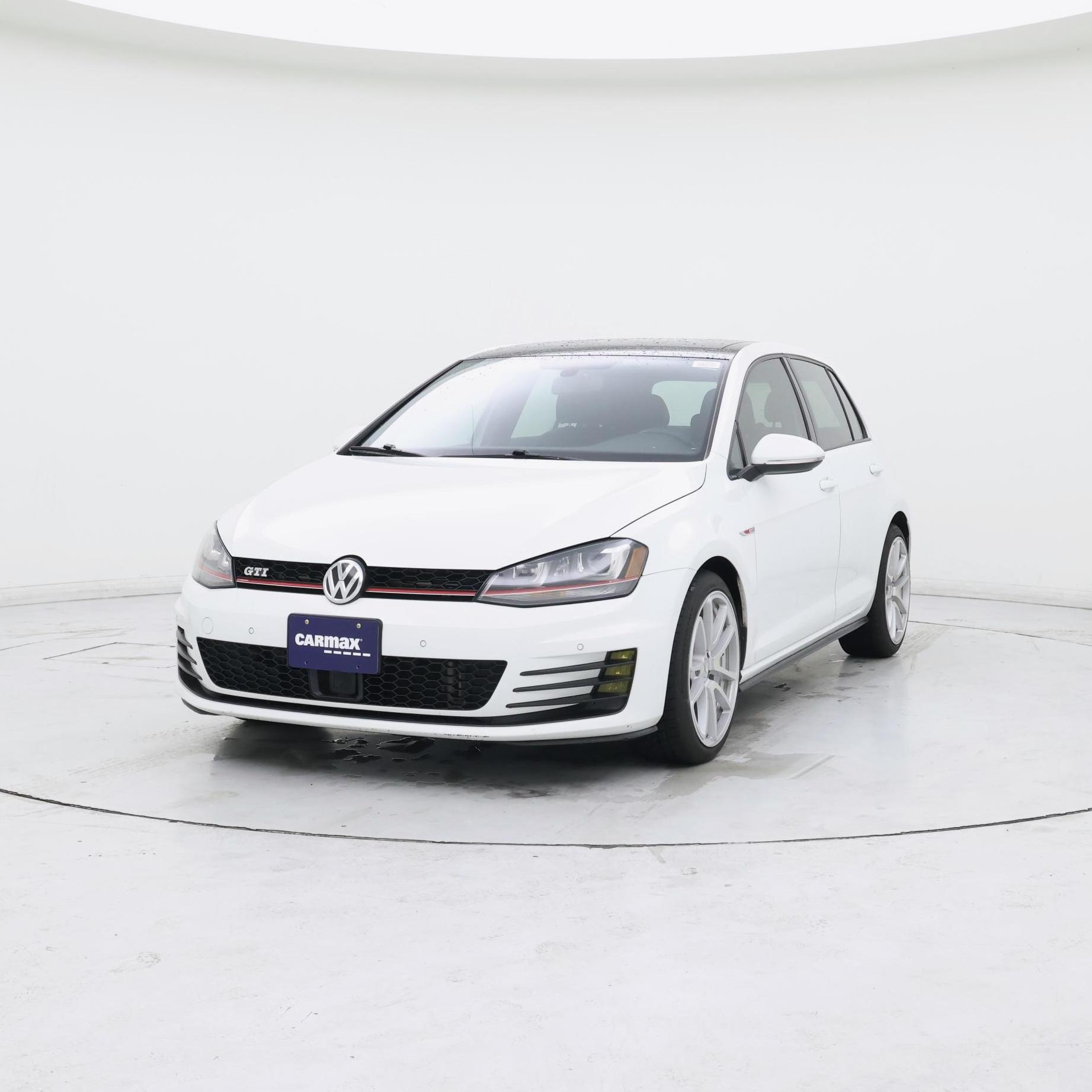 Thumbnail: 2015 Volkswagen Golf - 4