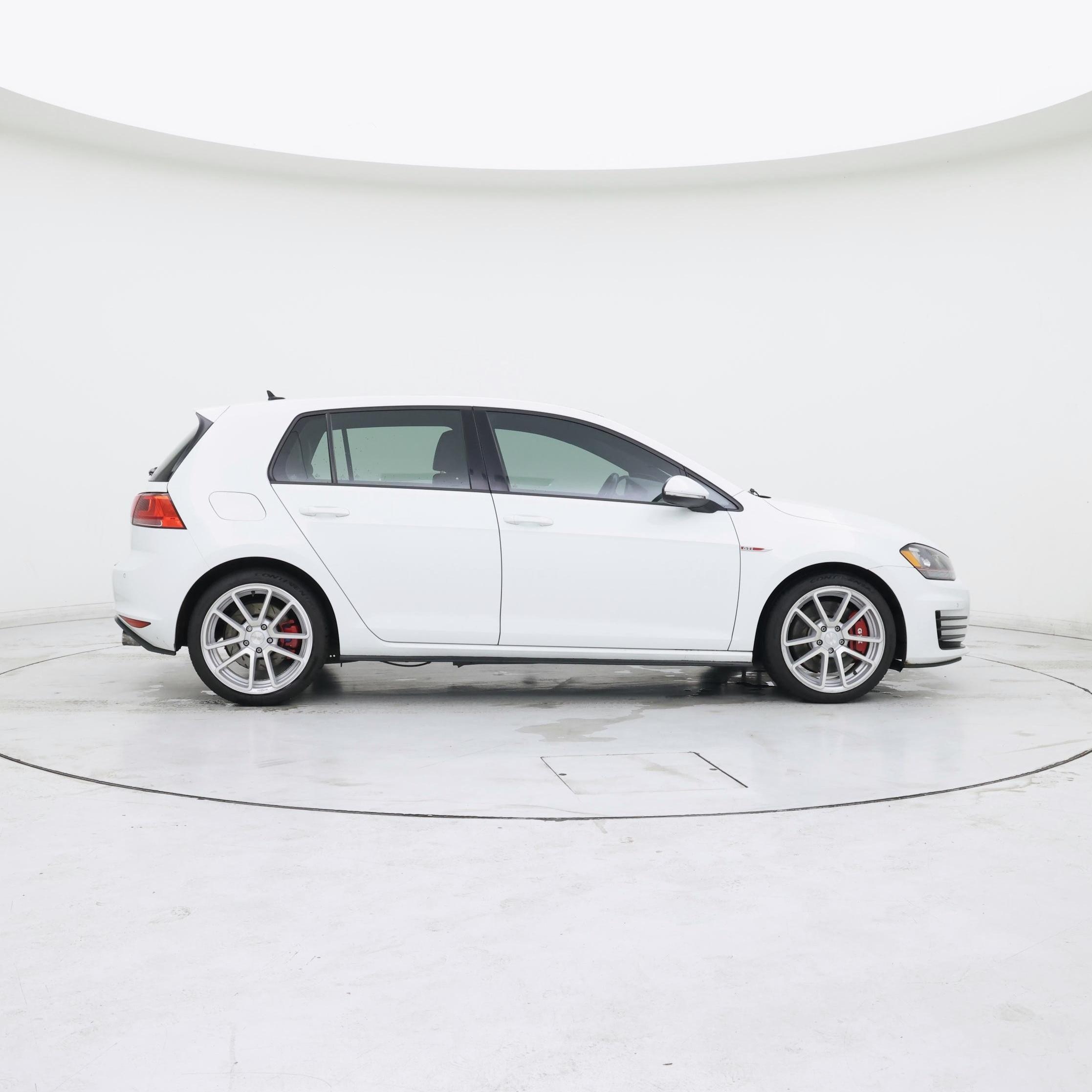 Thumbnail: 2015 Volkswagen Golf - 7