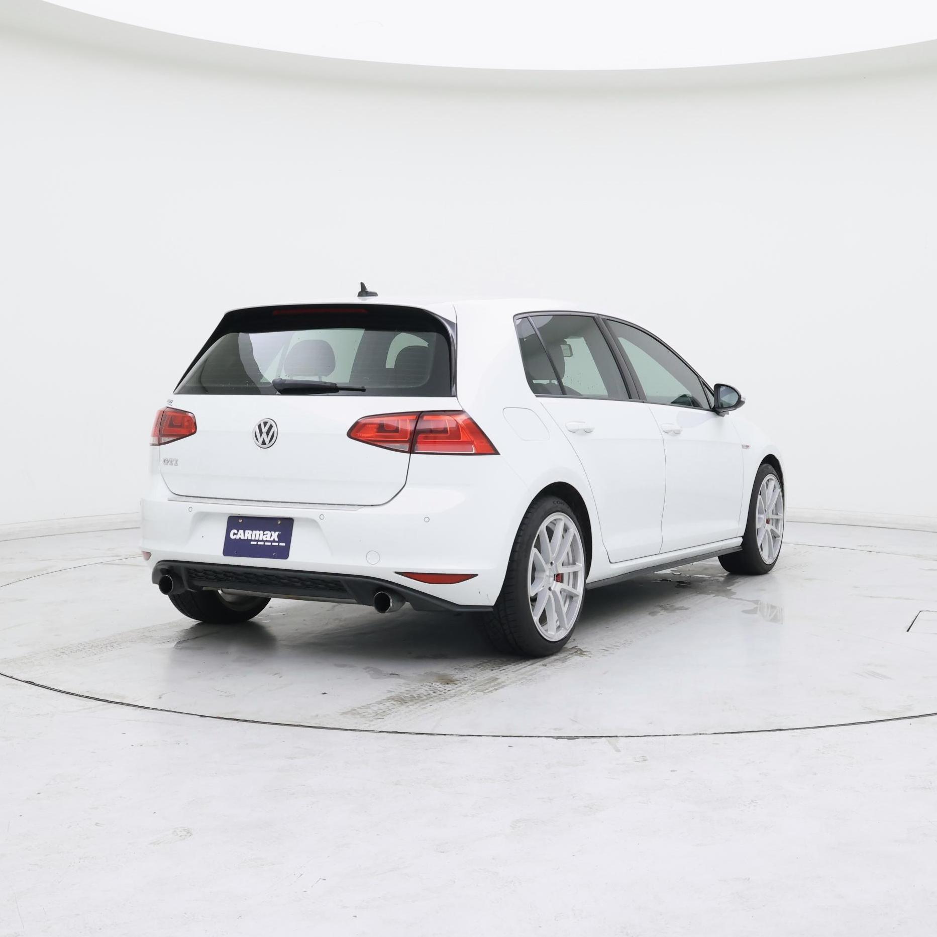 Thumbnail: 2015 Volkswagen Golf - 8