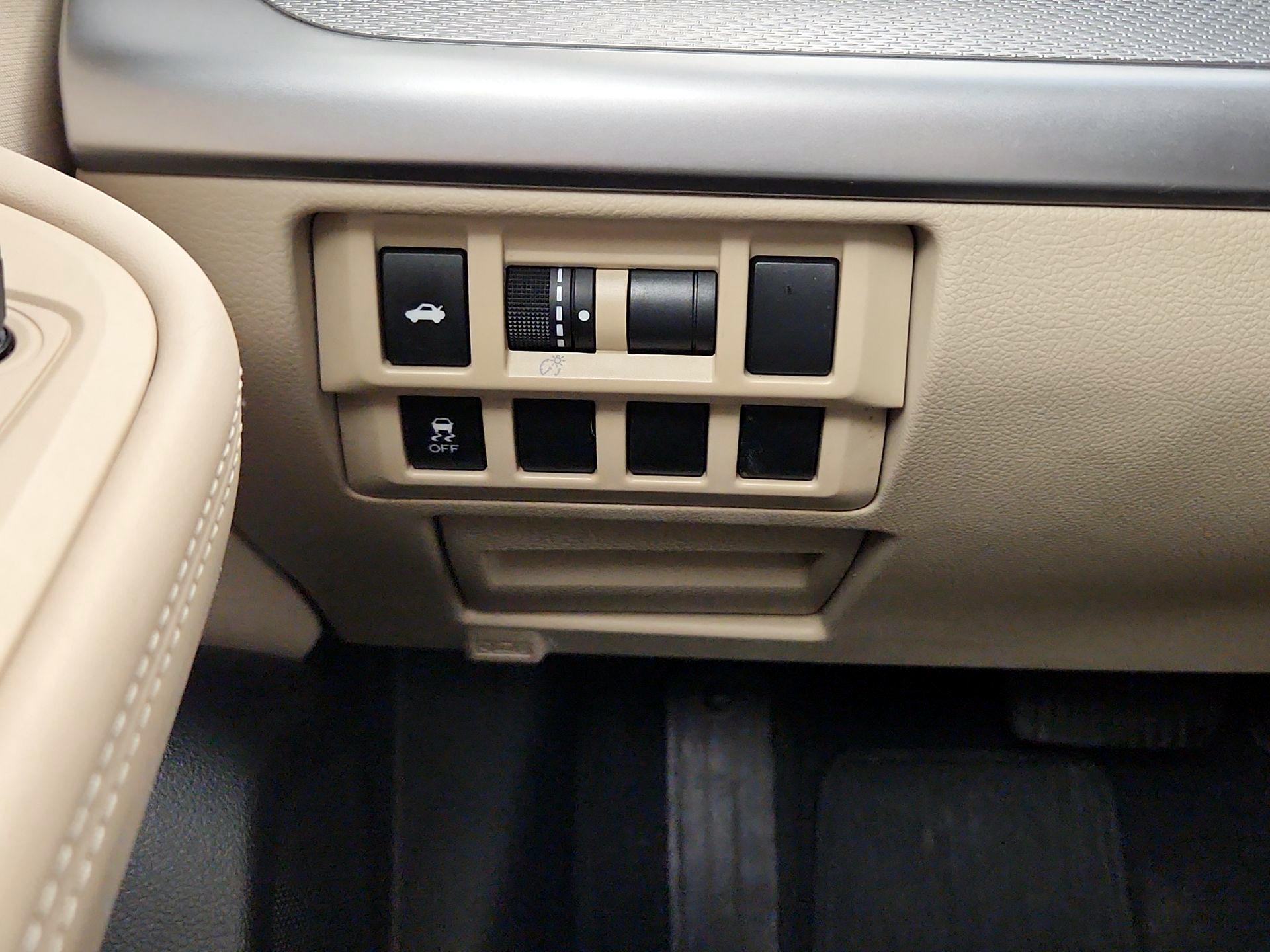 Thumbnail: 2016 Subaru Legacy - 13