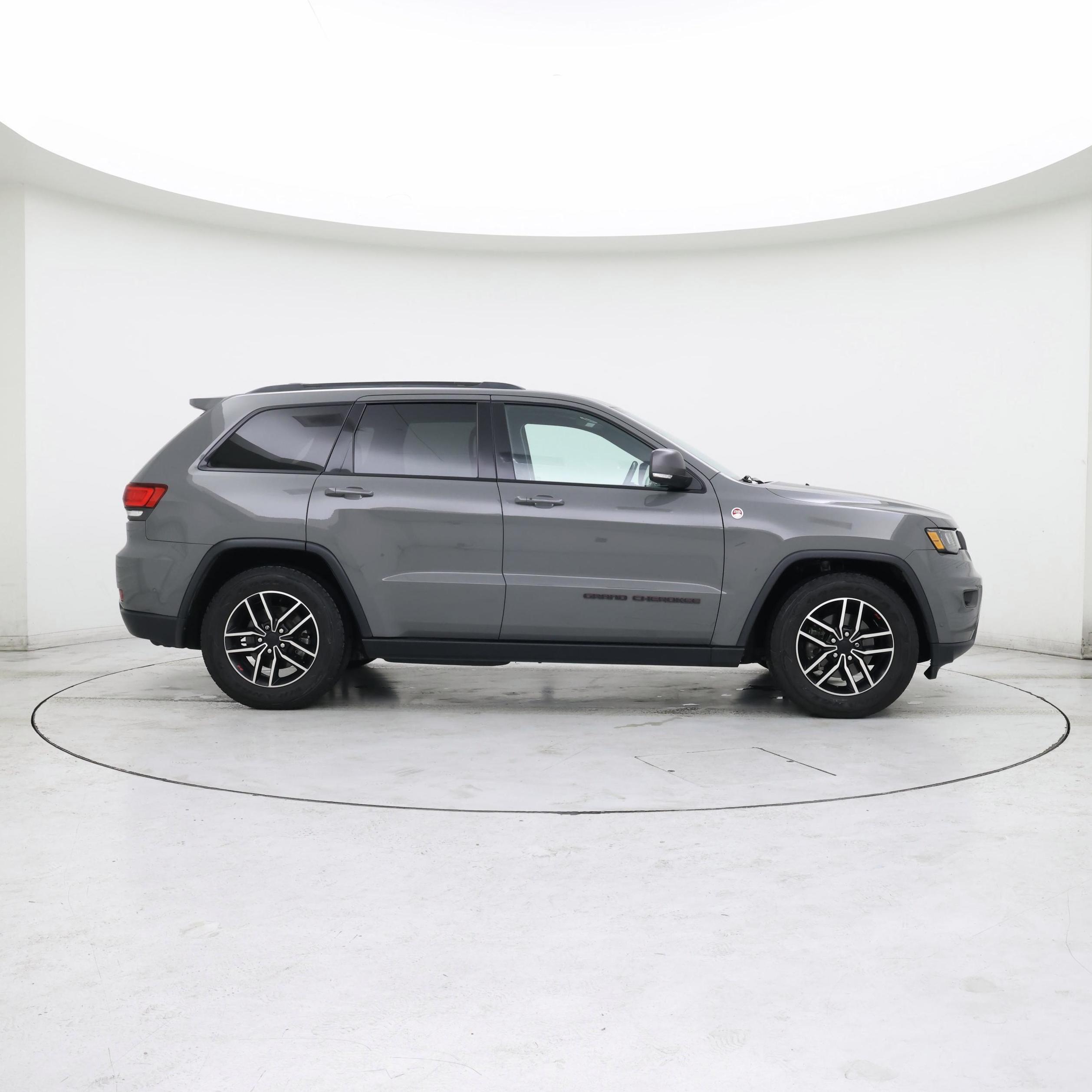 Thumbnail: 2020 Jeep Grand Cherokee - 7
