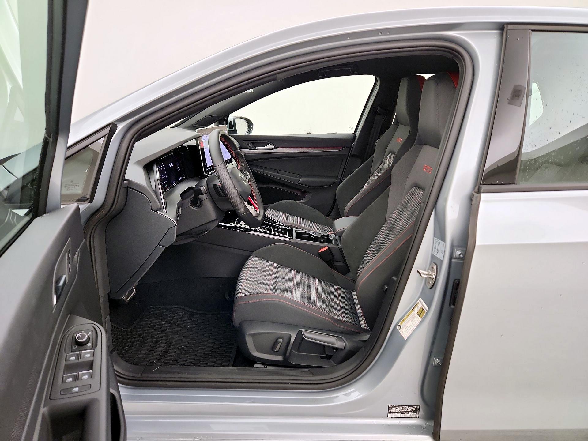 Thumbnail: 2025 Volkswagen Golf - 11