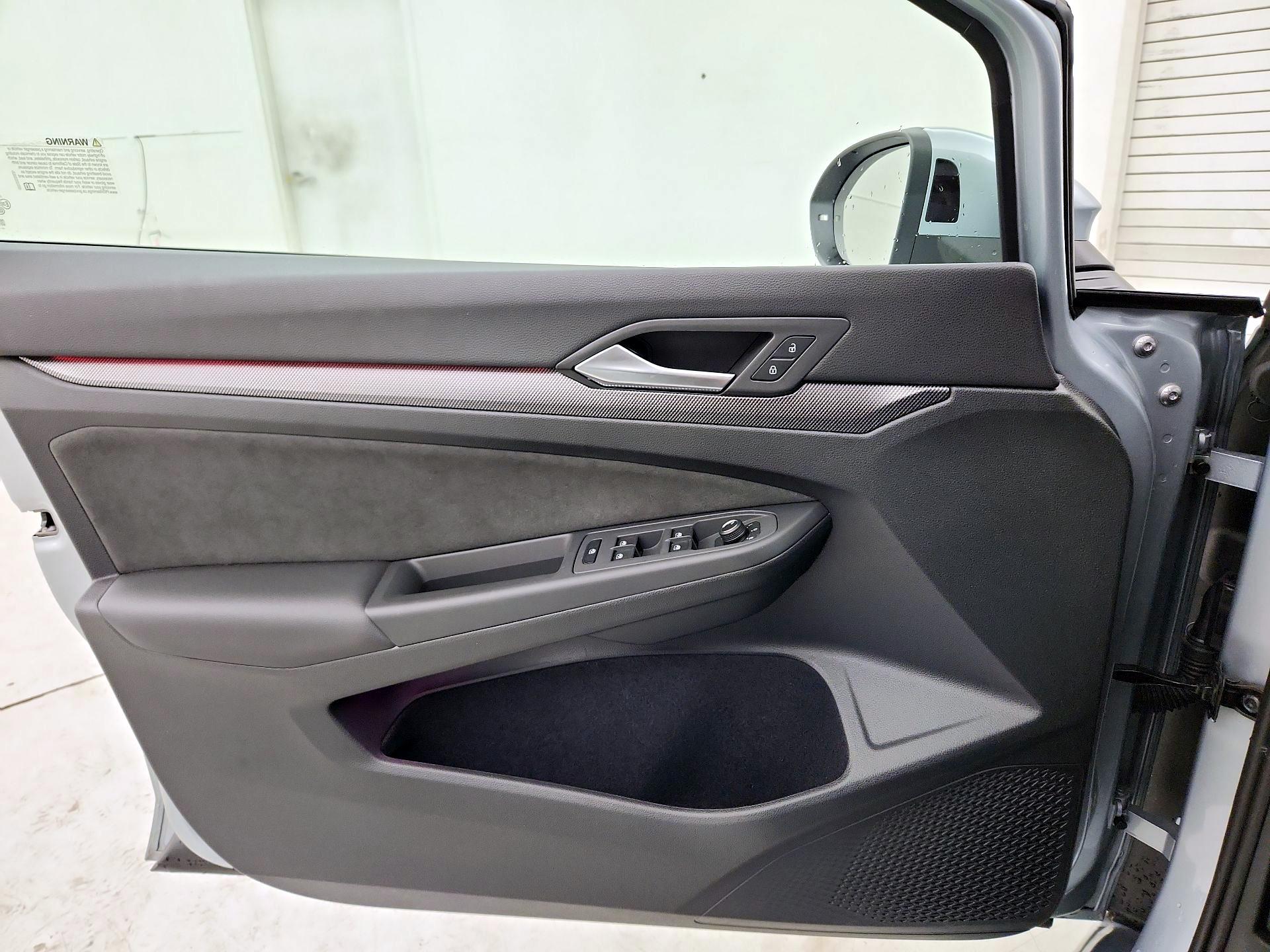 Thumbnail: 2025 Volkswagen Golf - 12