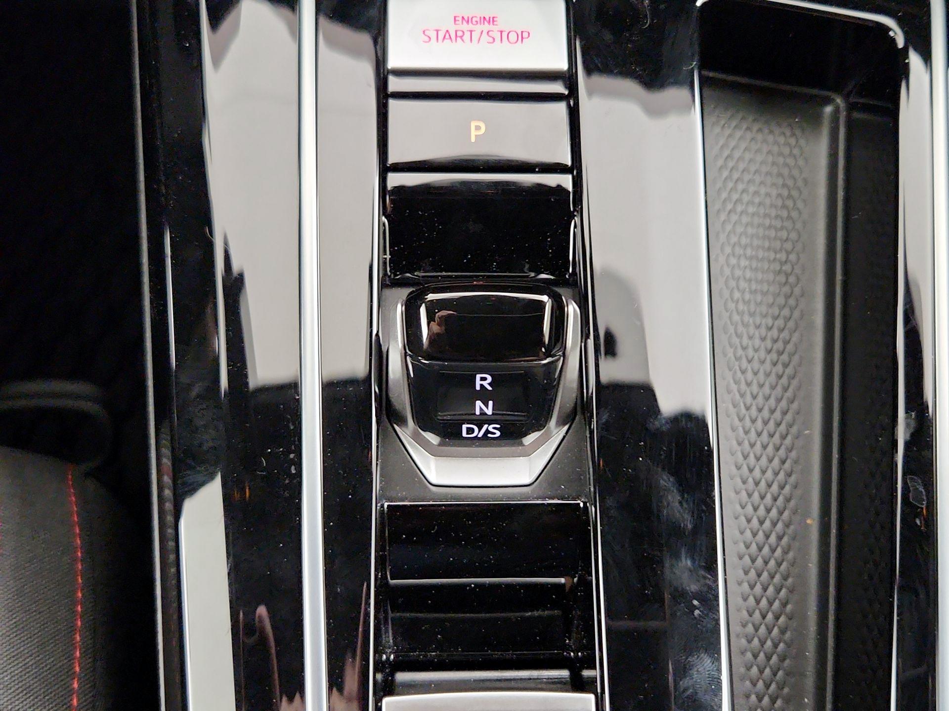 Thumbnail: 2025 Volkswagen Golf - 18