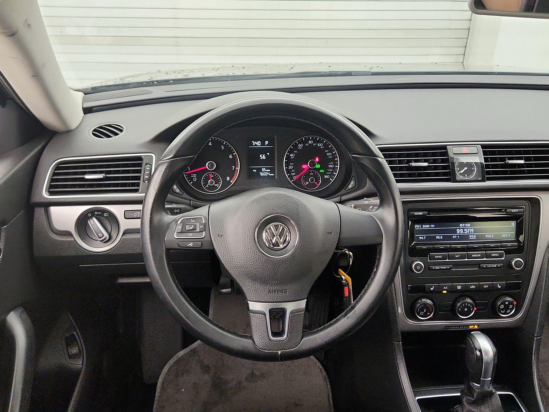 Thumbnail: 2015 Volkswagen Passat - 10