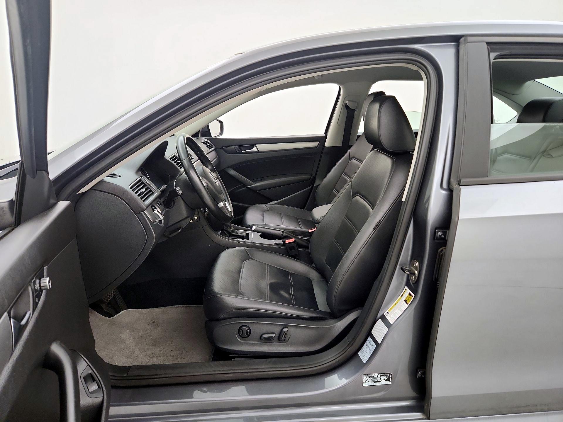 Thumbnail: 2015 Volkswagen Passat - 11
