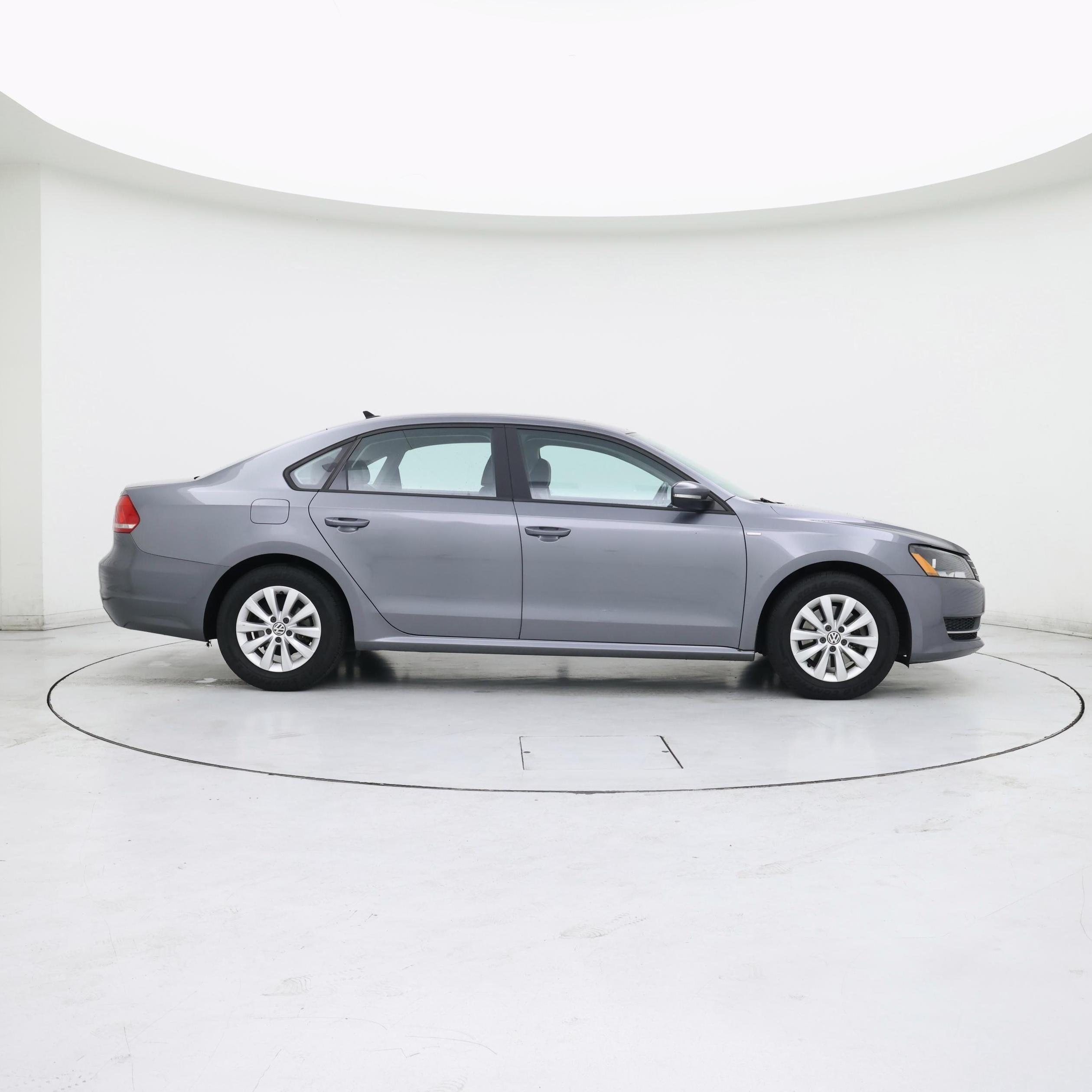 Thumbnail: 2015 Volkswagen Passat - 7