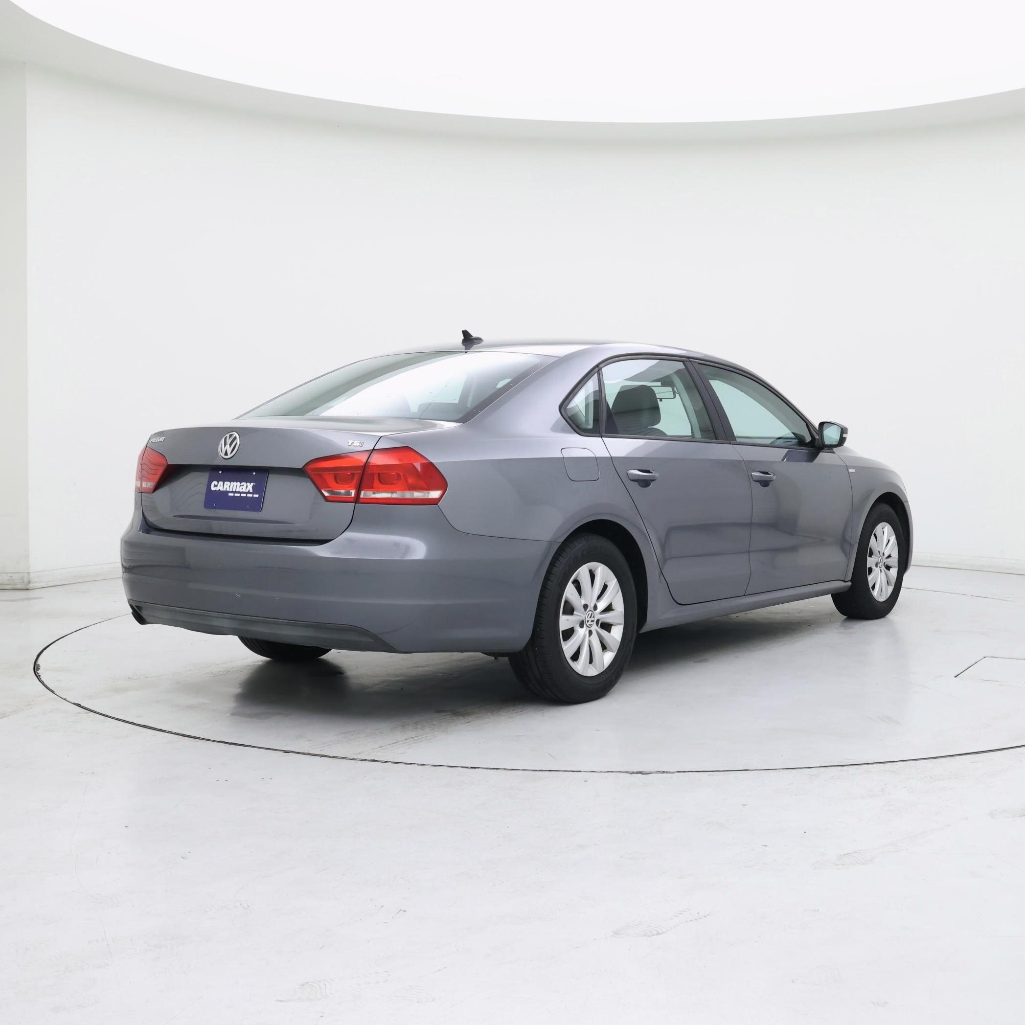 Thumbnail: 2015 Volkswagen Passat - 8