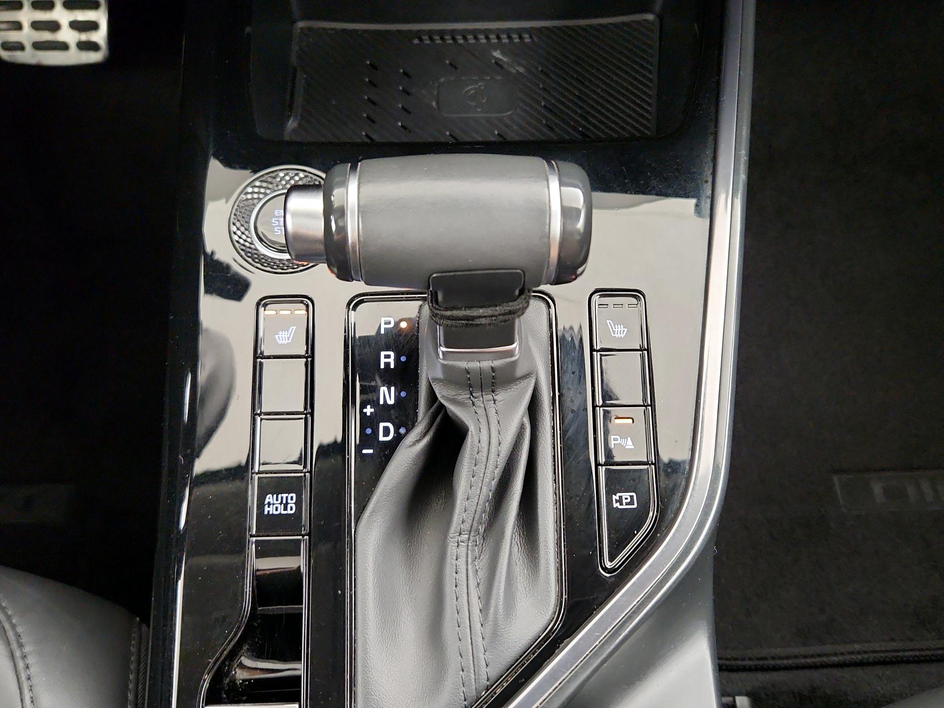 Thumbnail: 2023 Kia Niro - 18