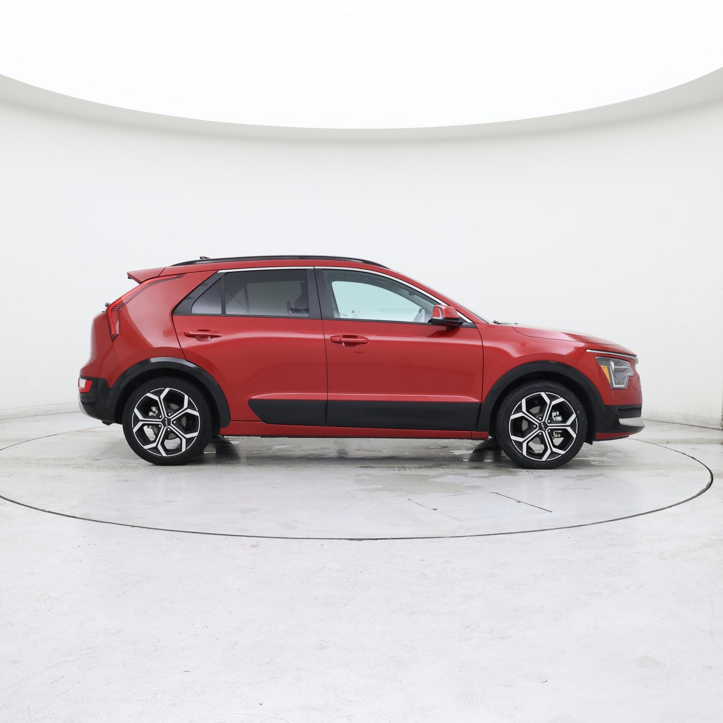 Thumbnail: 2023 Kia Niro - 7
