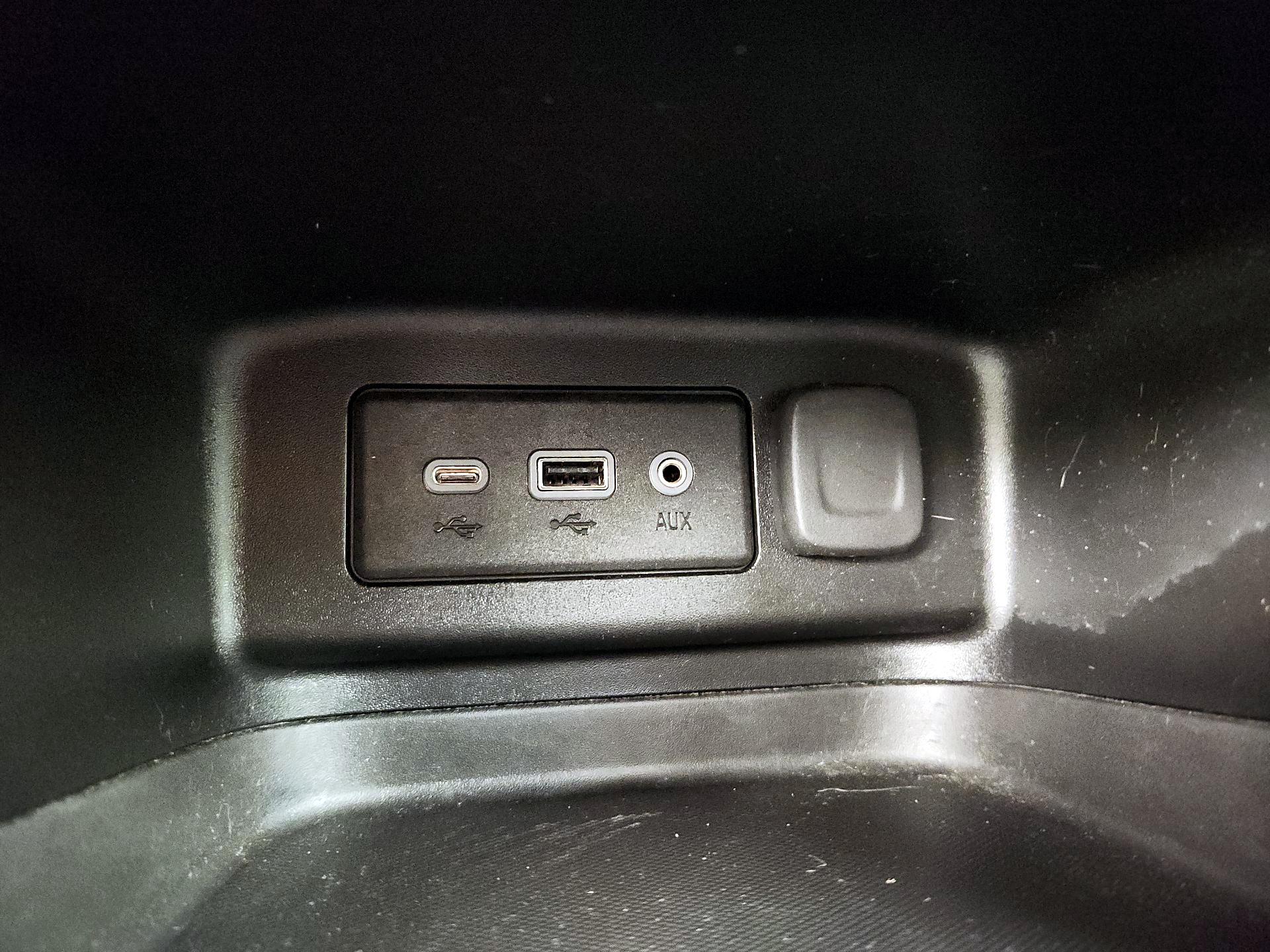 Thumbnail: 2021 Chevrolet Equinox - 18