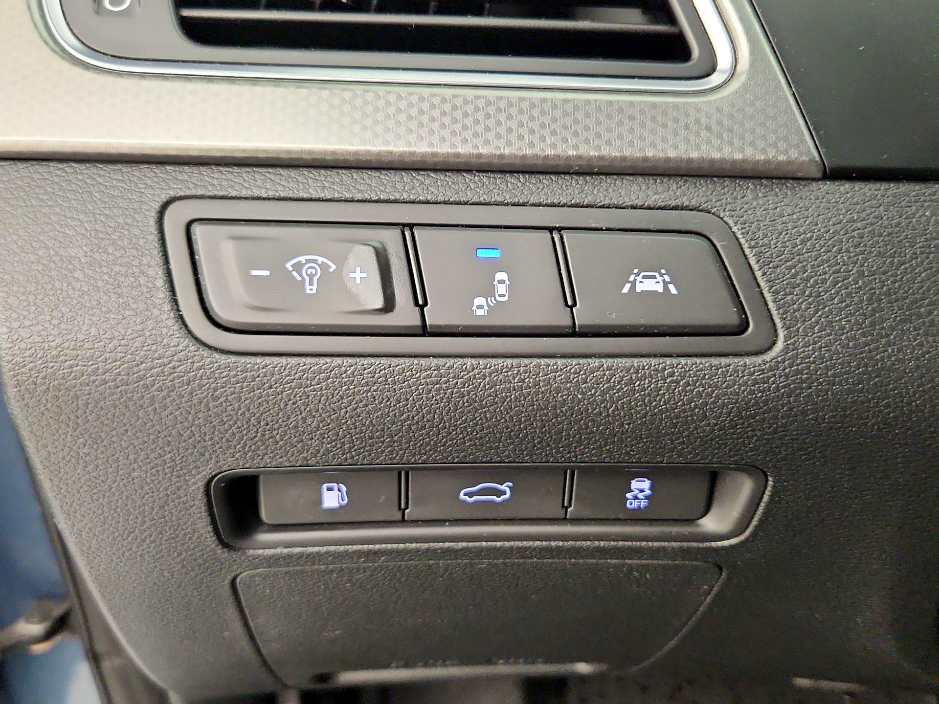 Thumbnail: 2015 Hyundai Sonata - 13
