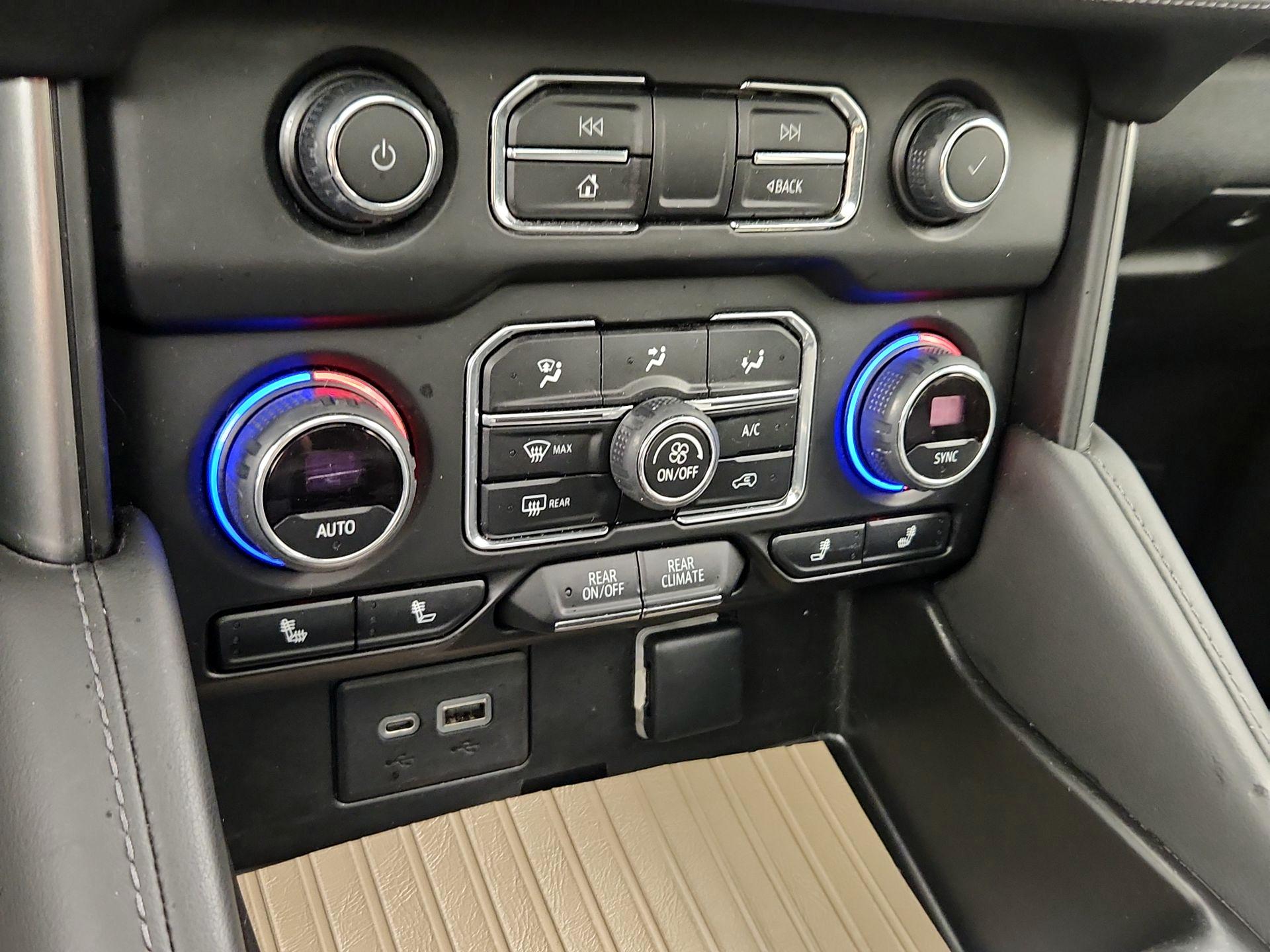 Thumbnail: 2022 Chevrolet Tahoe - 16