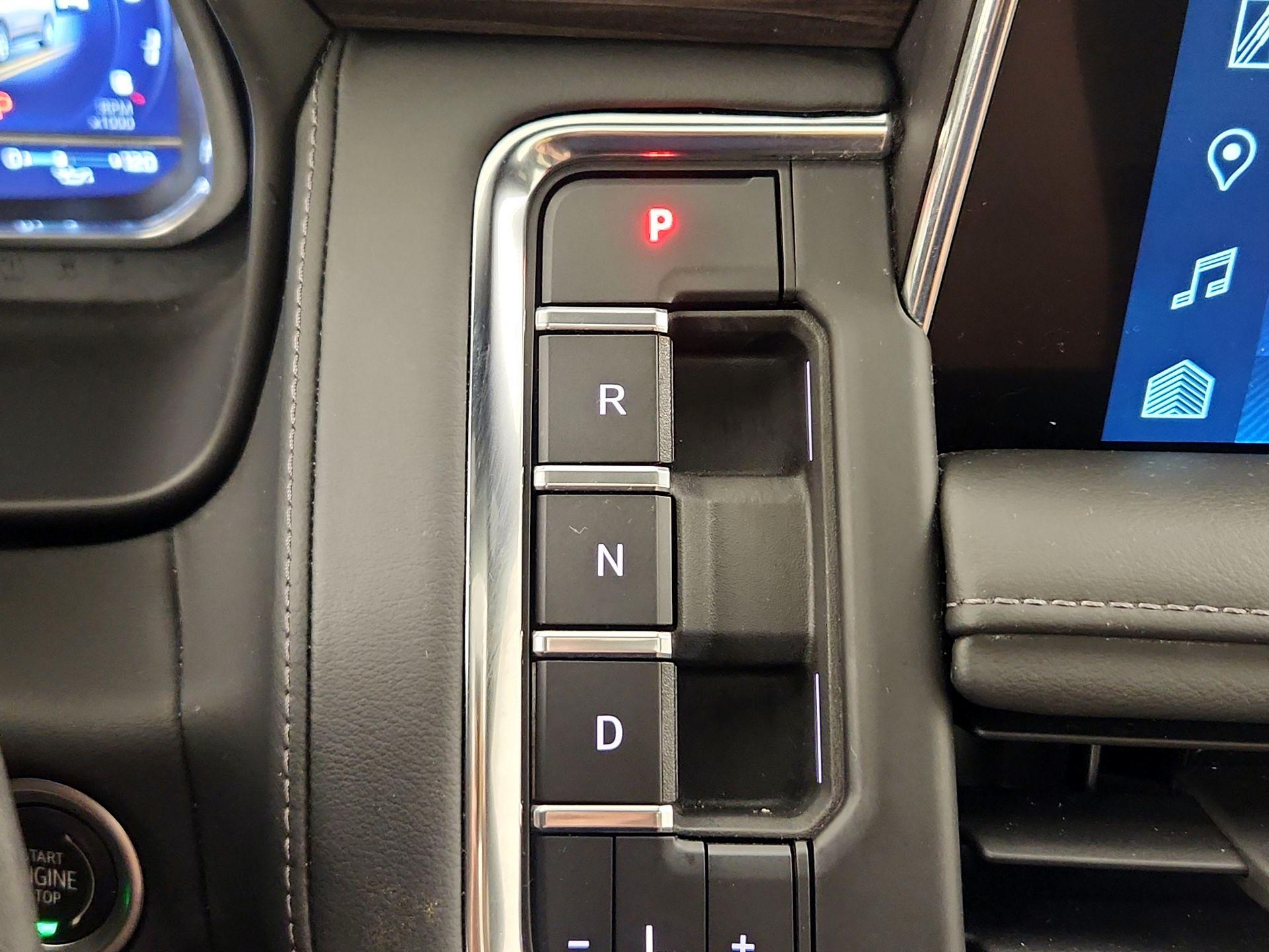 Thumbnail: 2022 Chevrolet Tahoe - 17