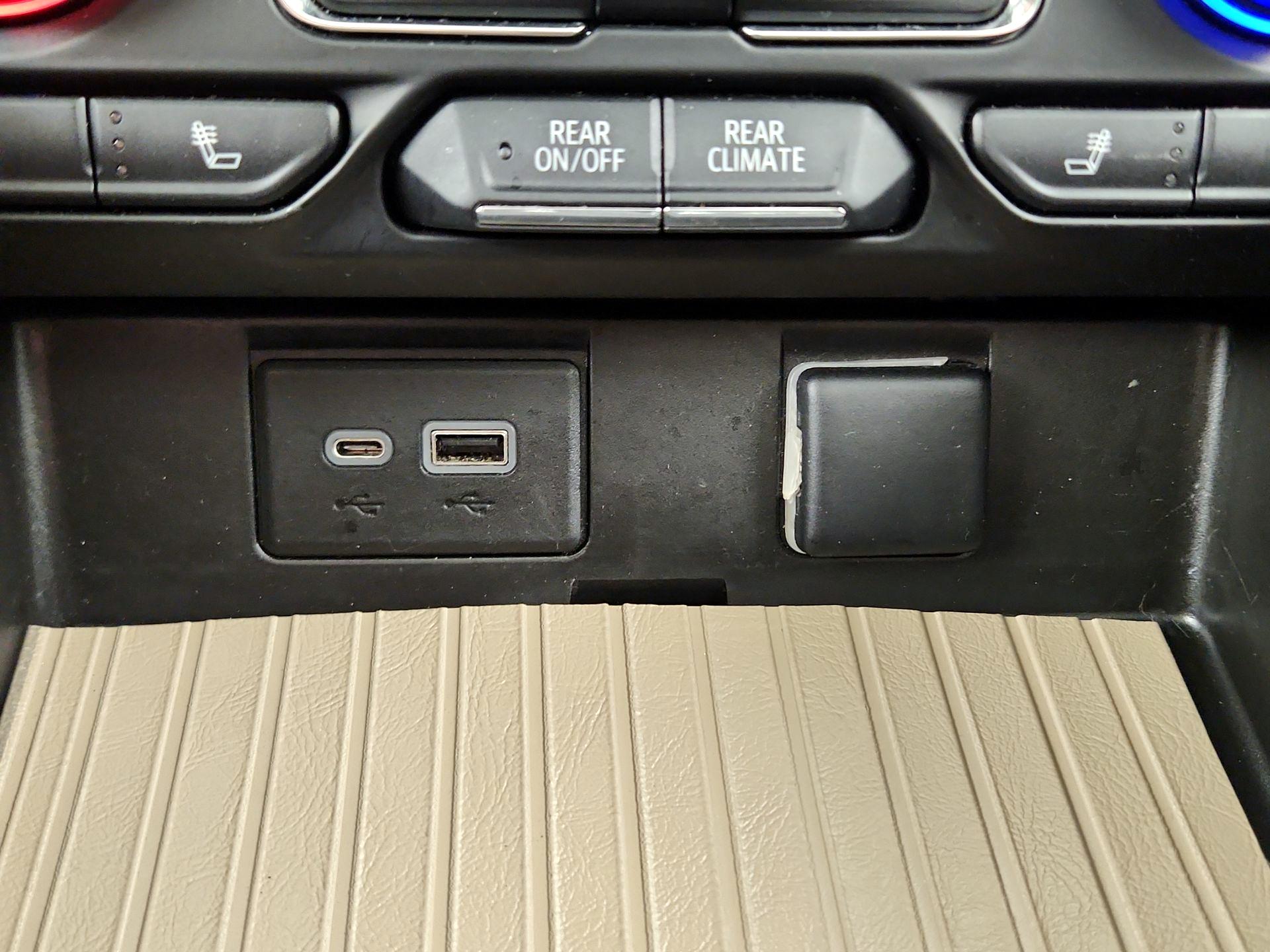 Thumbnail: 2022 Chevrolet Tahoe - 18