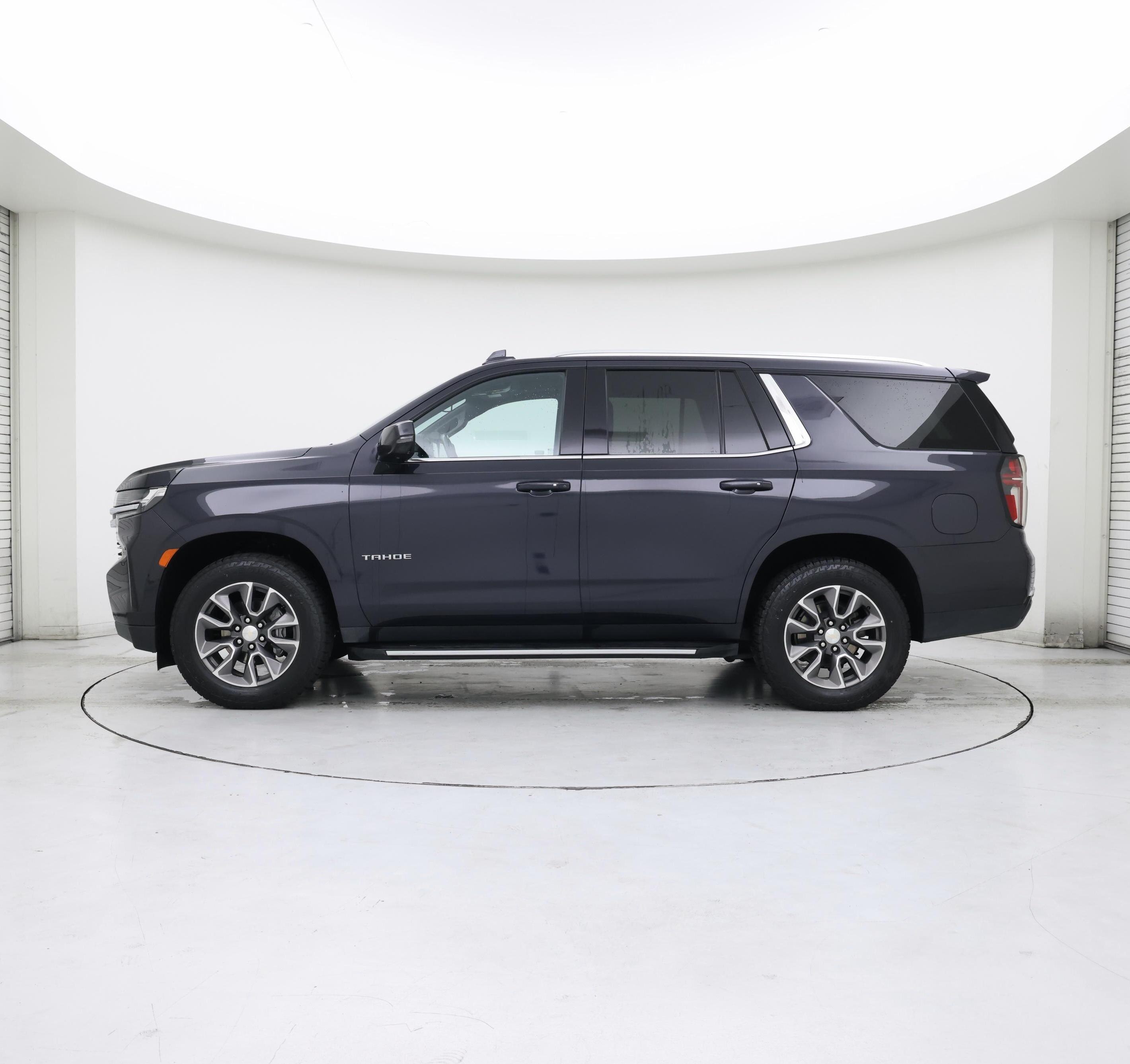 Thumbnail: 2022 Chevrolet Tahoe - 3