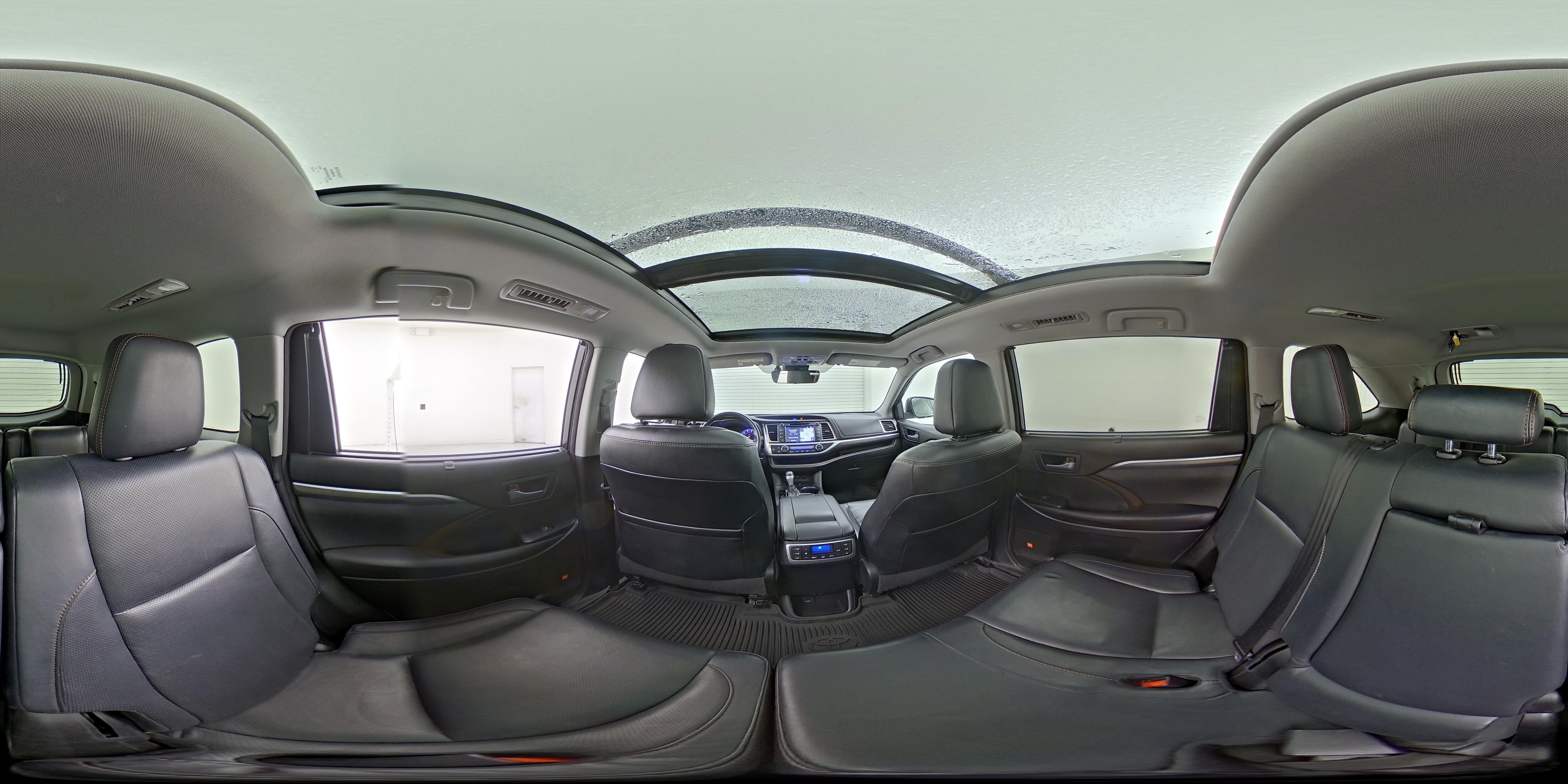2017 Toyota Highlander 29