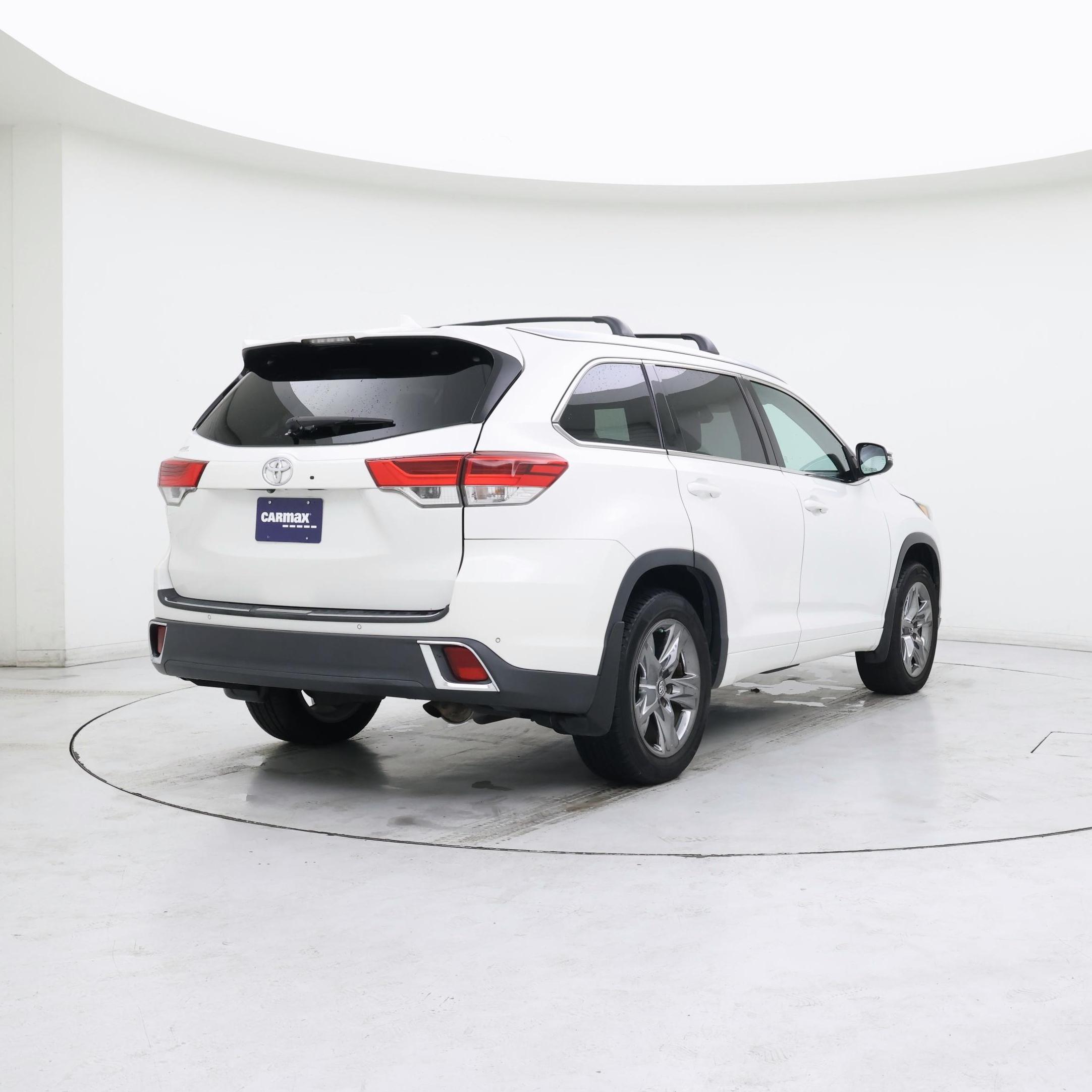 Thumbnail: 2017 Toyota Highlander - 8