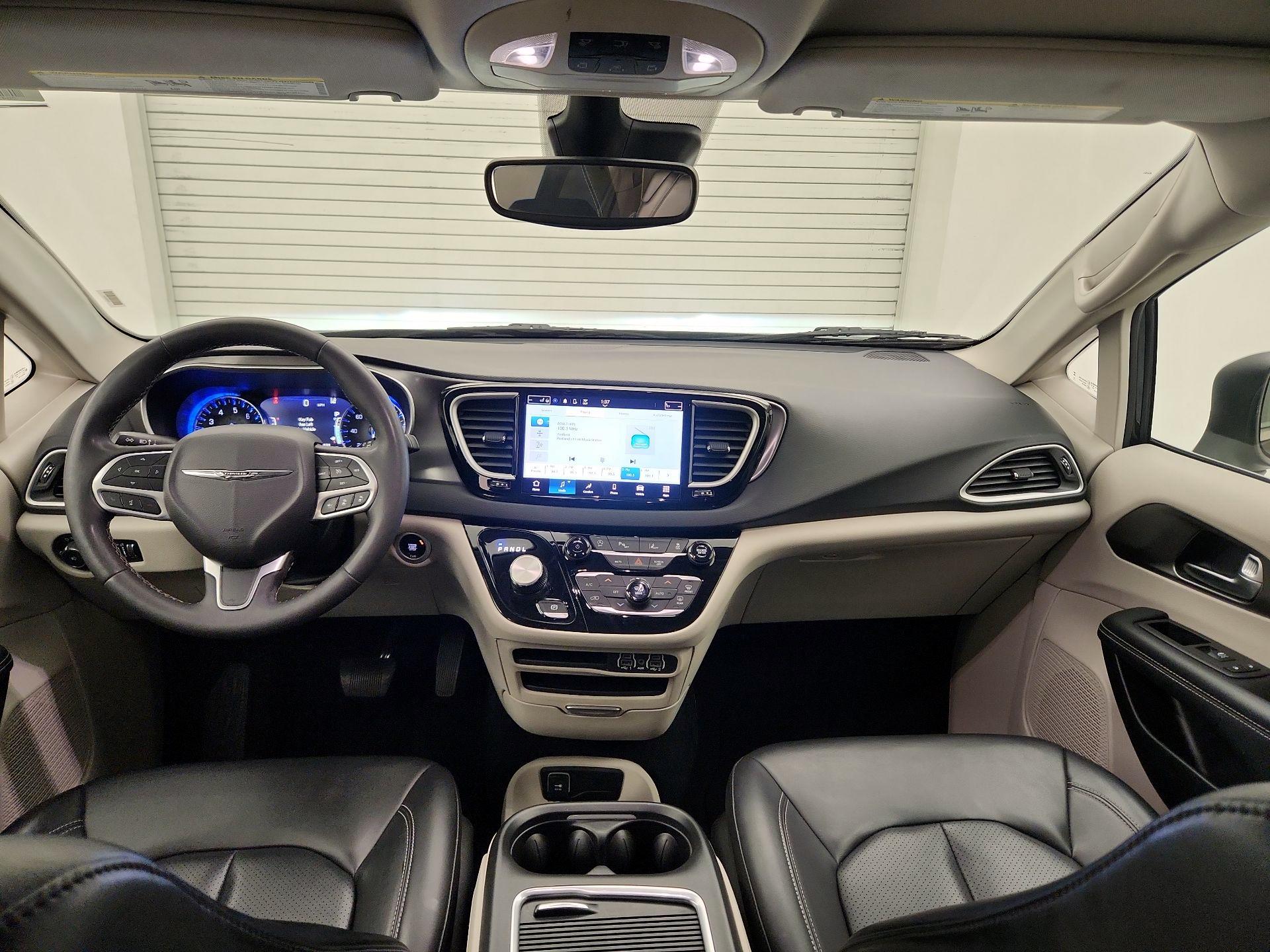 Thumbnail: 2023 Chrysler Pacifica - 9