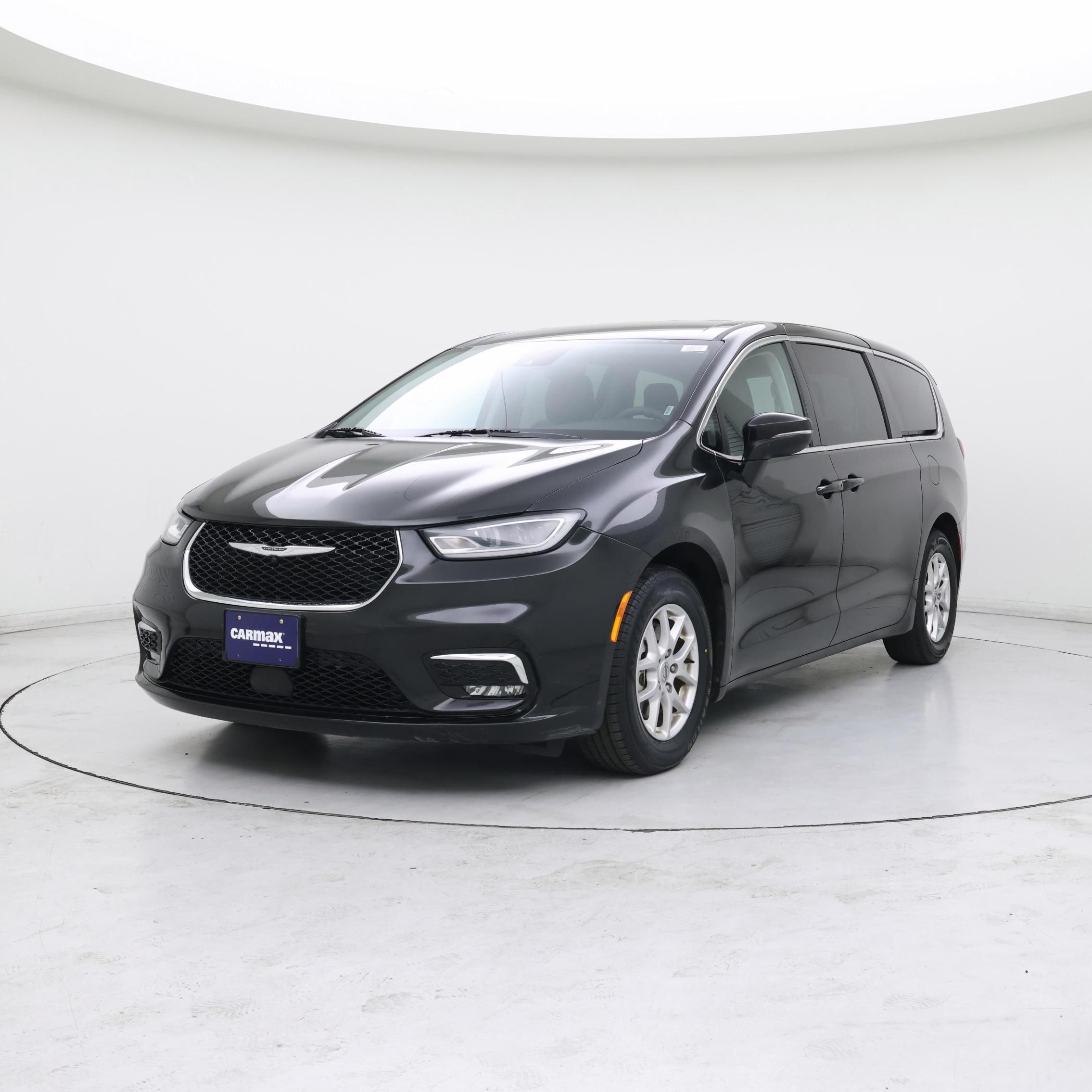 Thumbnail: 2023 Chrysler Pacifica - 4