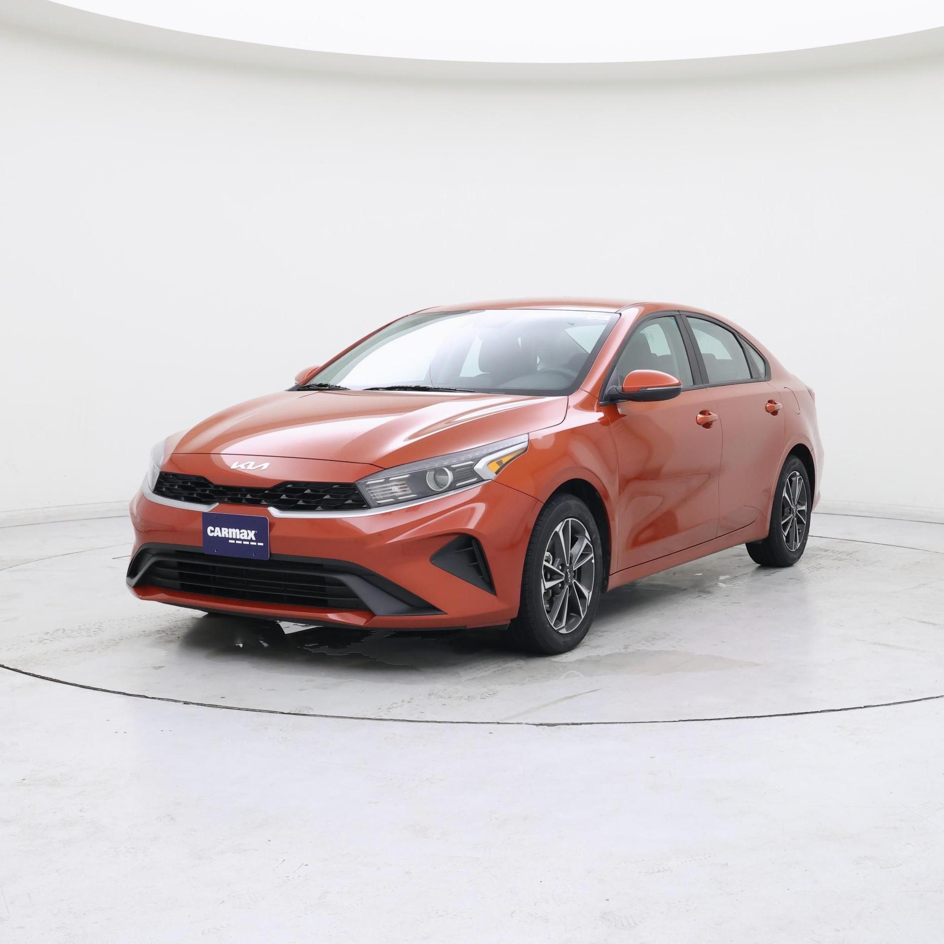 Thumbnail: 2023 Kia Forte - 4