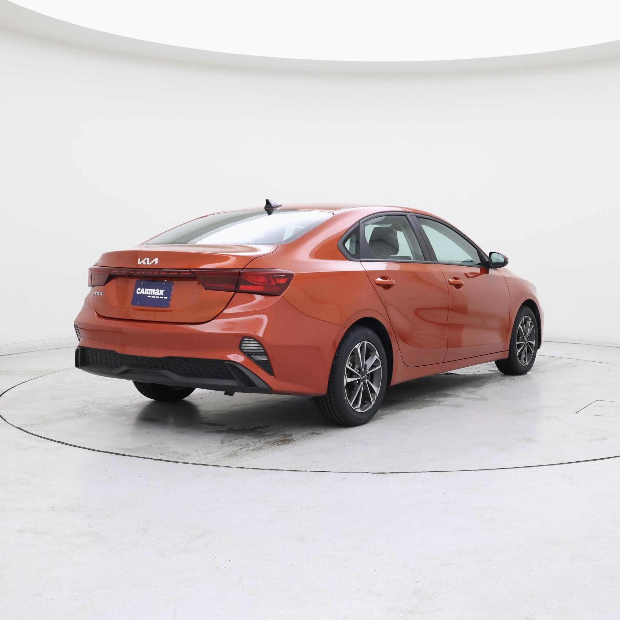 Thumbnail: 2023 Kia Forte - 8