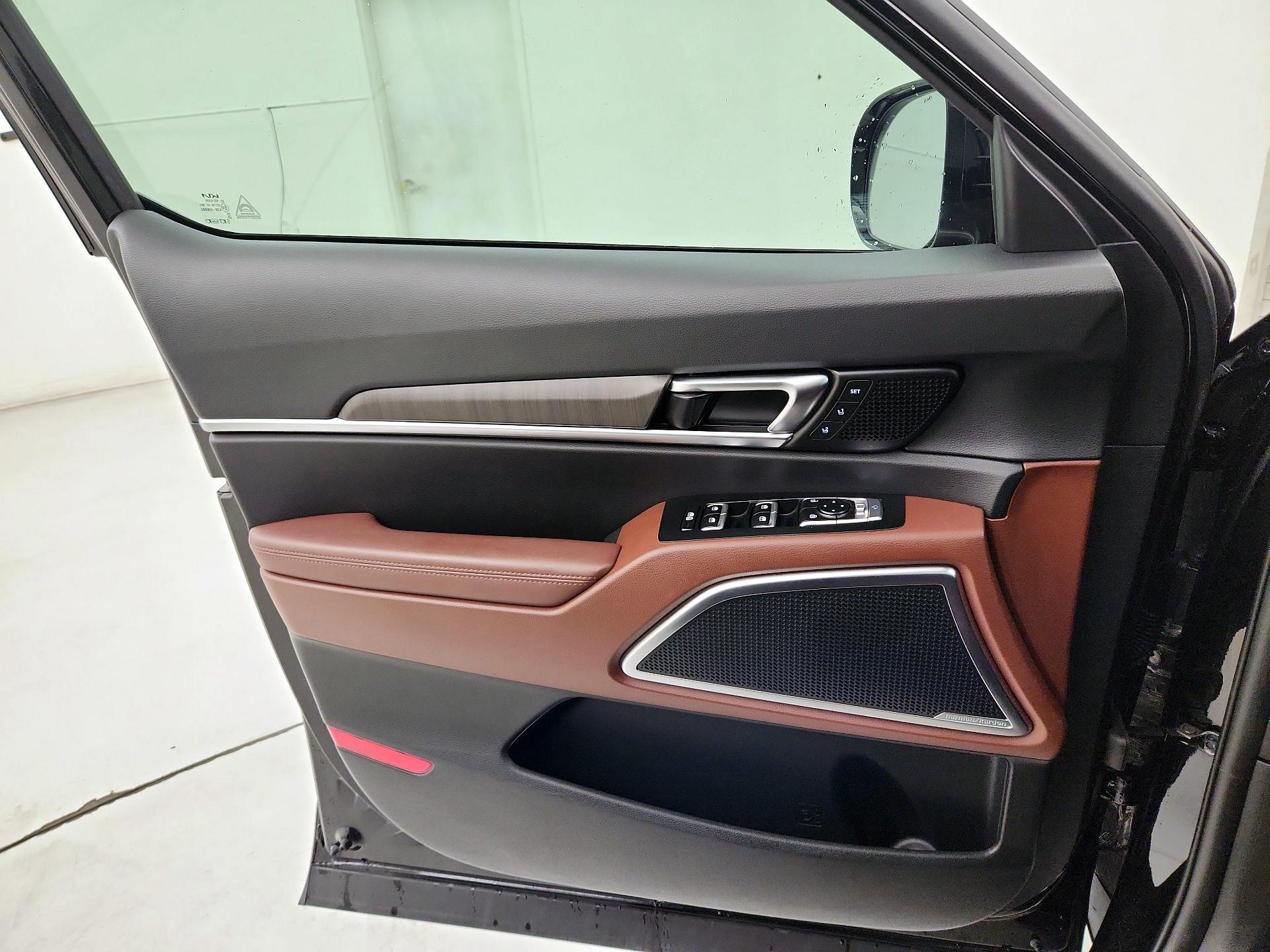 Thumbnail: 2023 Kia Telluride - 12
