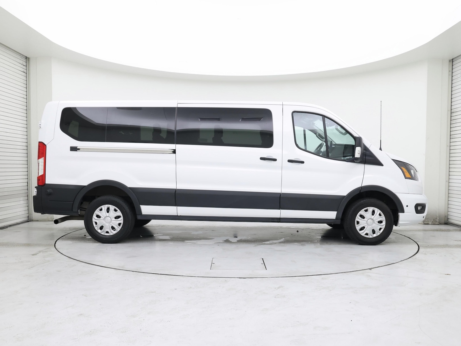 2024 Ford Transit Passenger Van XLT - Photo 8