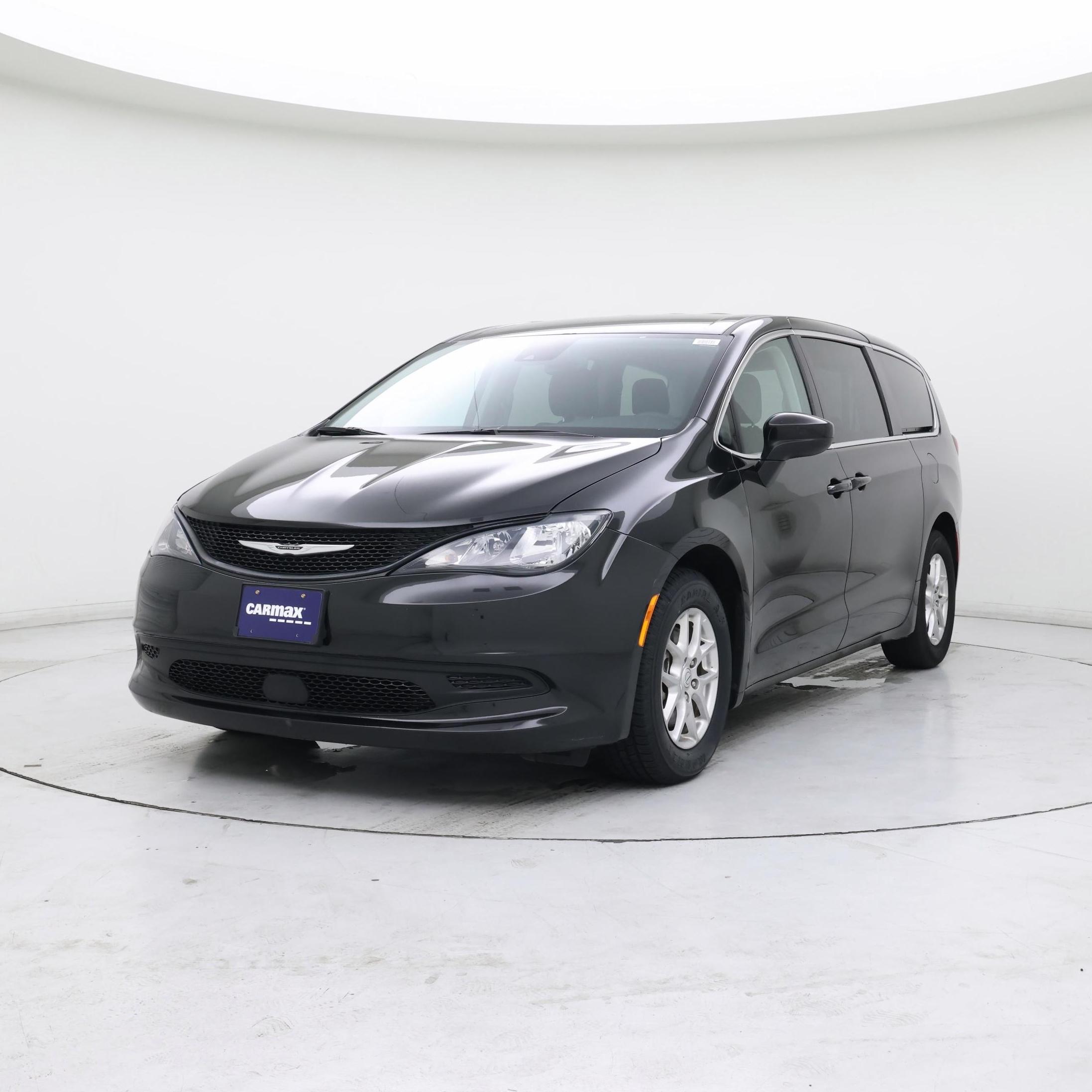 Thumbnail: 2023 Chrysler Voyager - 4
