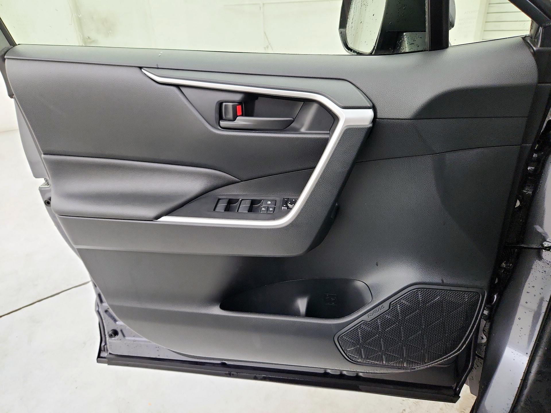 Thumbnail: 2025 Toyota RAV4 - 12