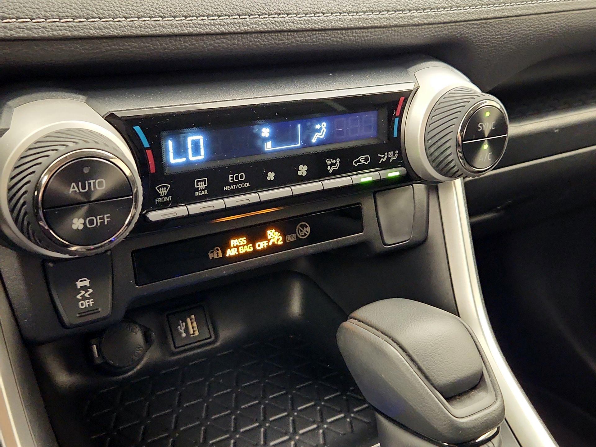 Thumbnail: 2025 Toyota RAV4 - 16