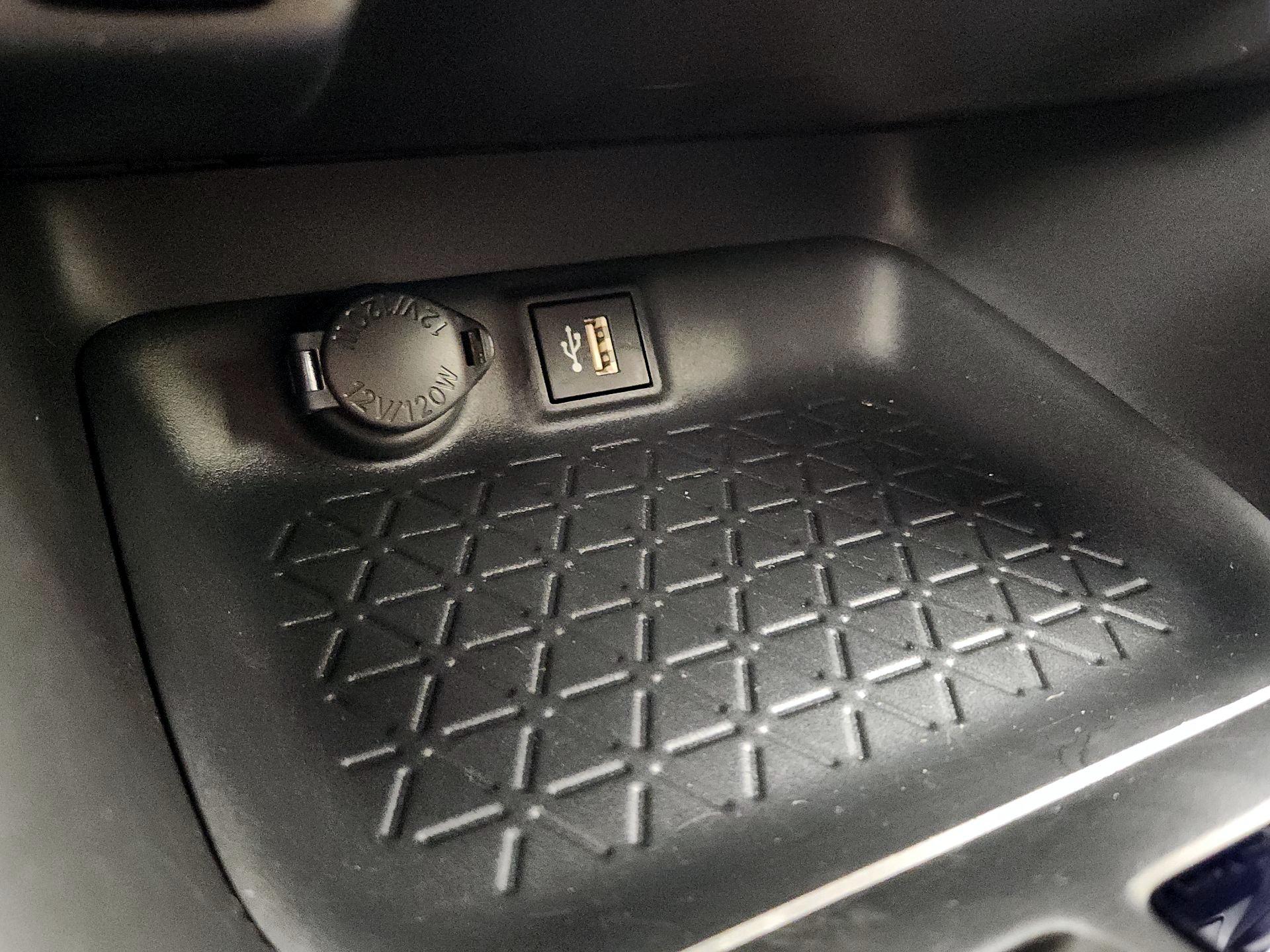 Thumbnail: 2025 Toyota RAV4 - 18