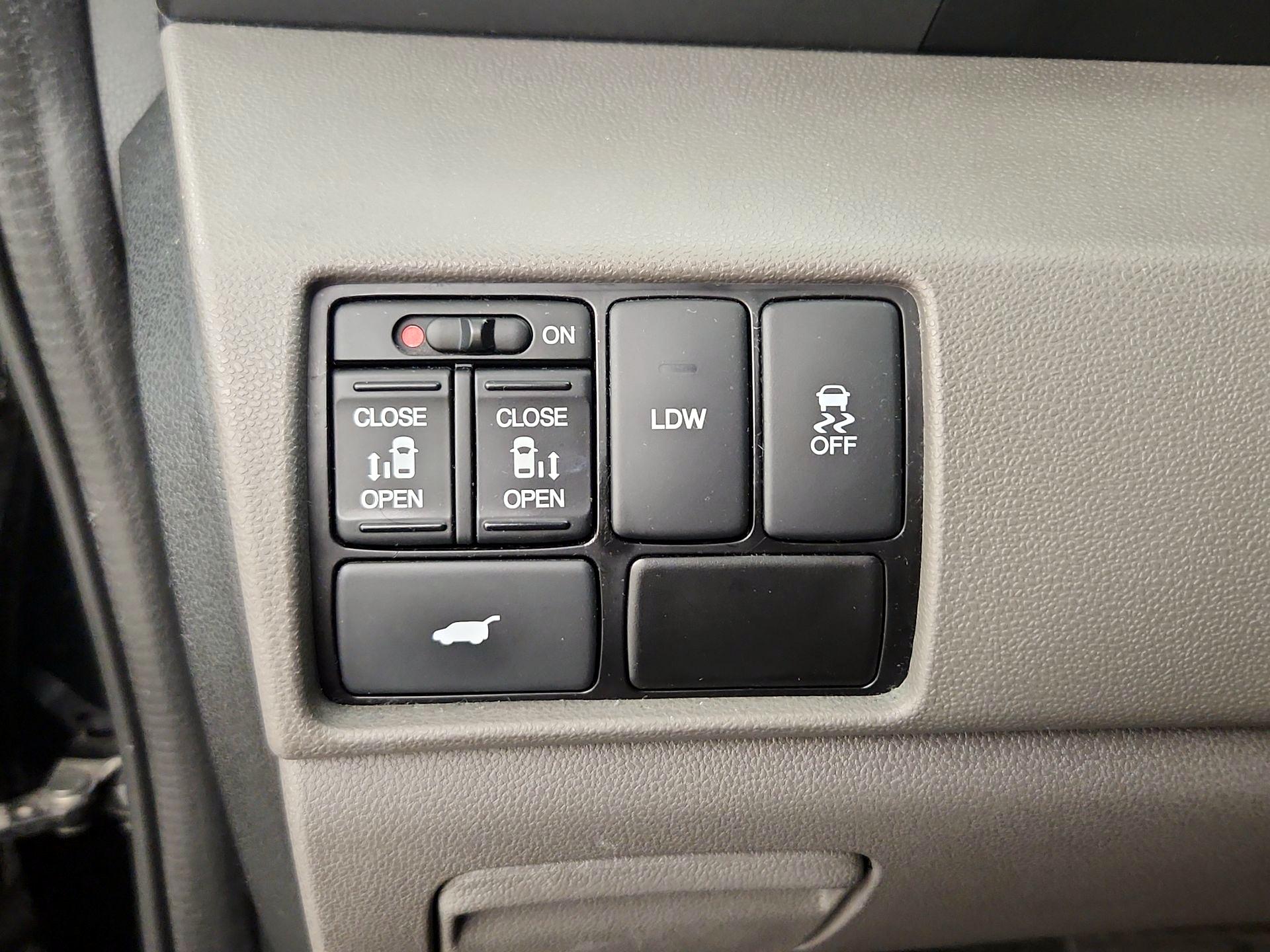Thumbnail: 2016 Honda Odyssey - 13
